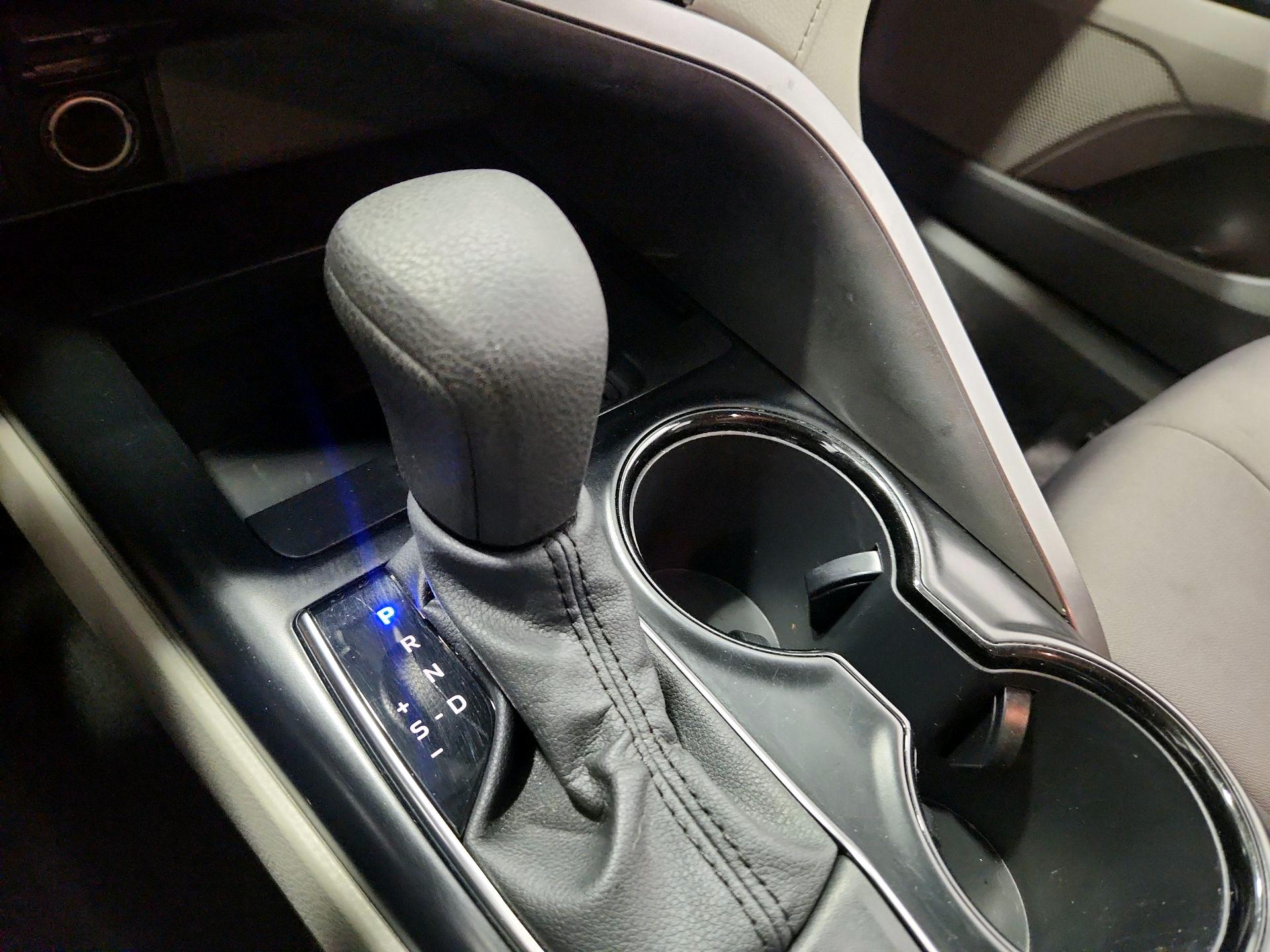 Thumbnail: 2020 Toyota Camry - 18