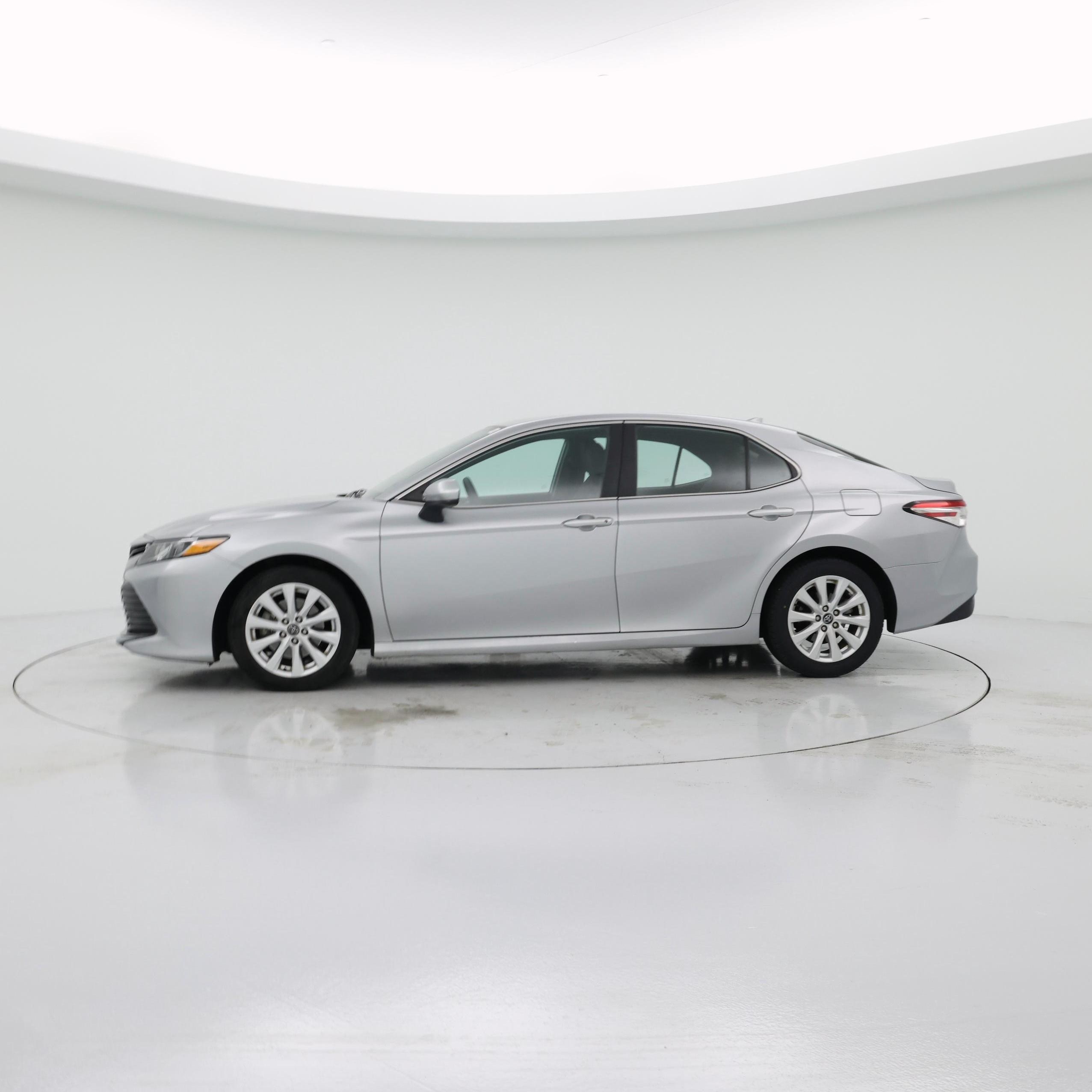 Thumbnail: 2020 Toyota Camry - 3