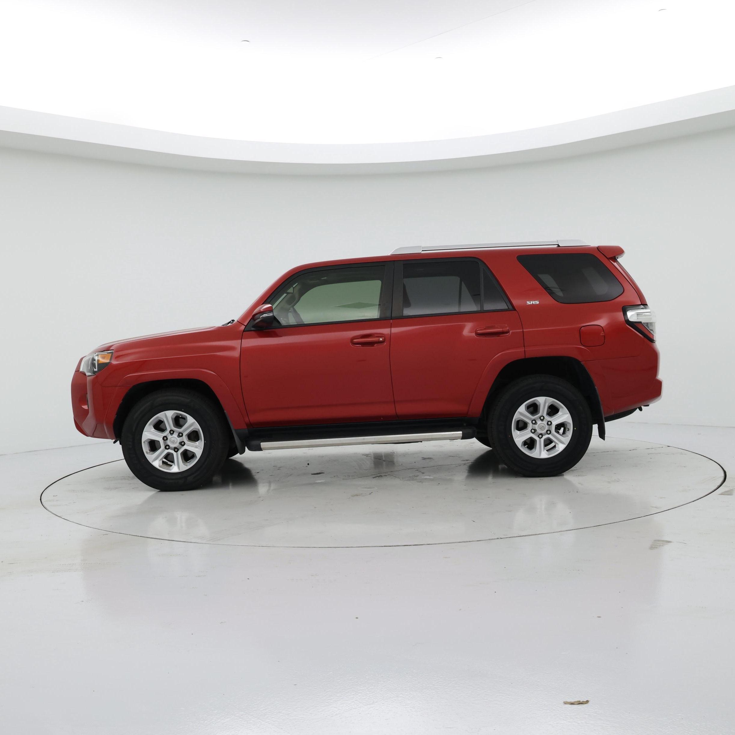 Thumbnail: 2016 Toyota 4Runner - 3