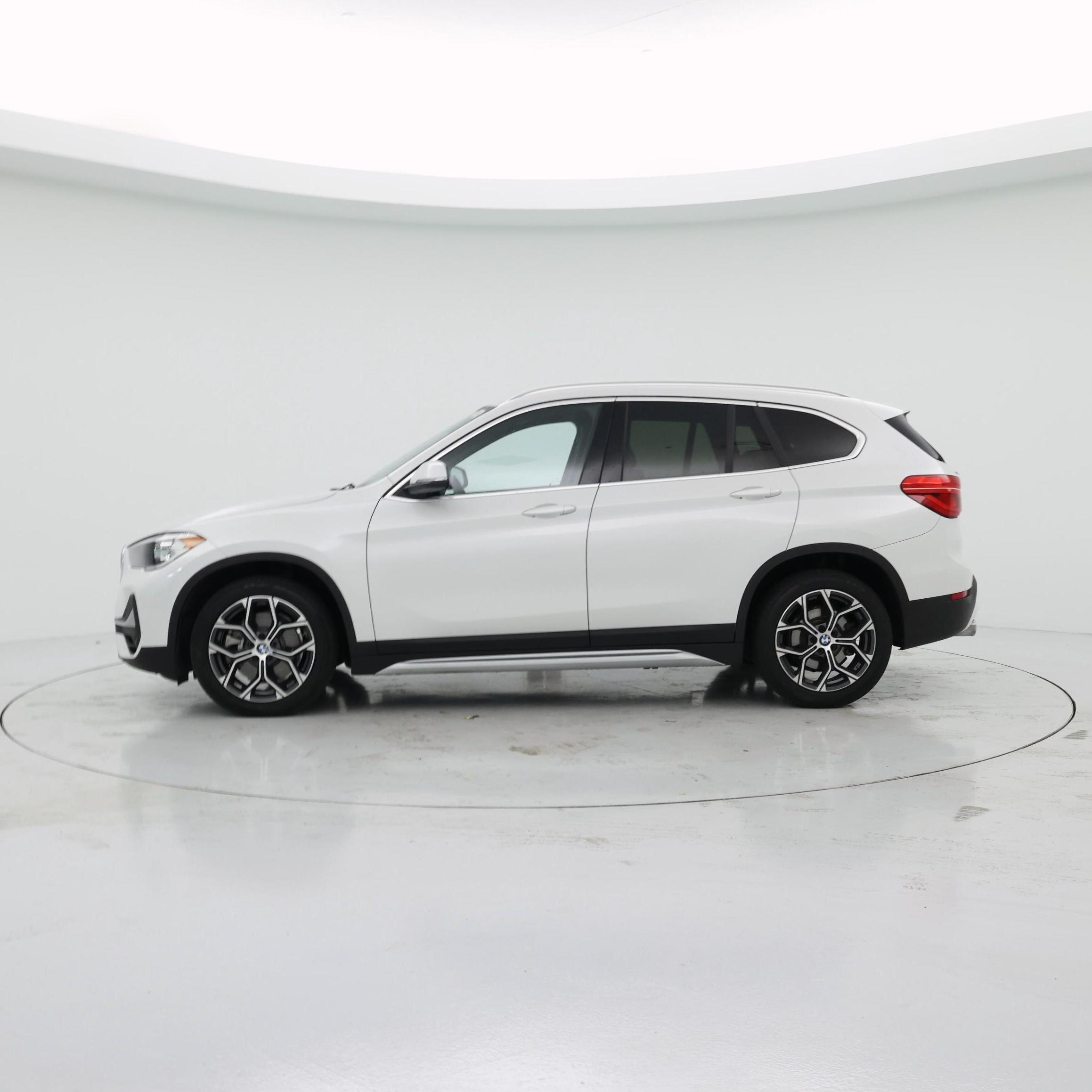Thumbnail: 2021 BMW X1 - 3