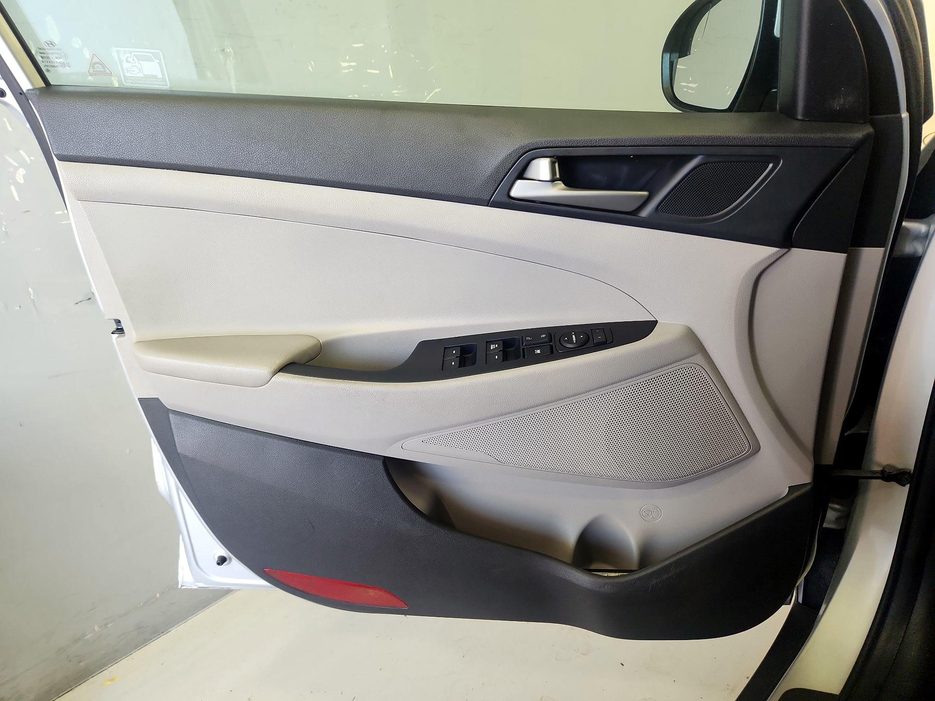 Thumbnail: 2018 Hyundai Tucson - 12