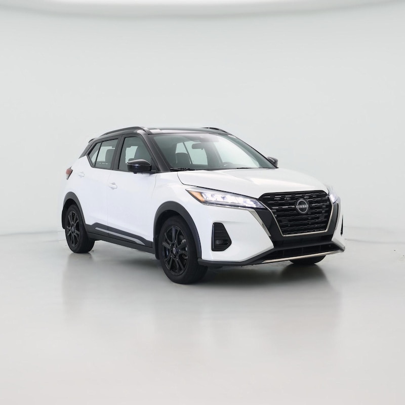 2022 Nissan Kicks SR