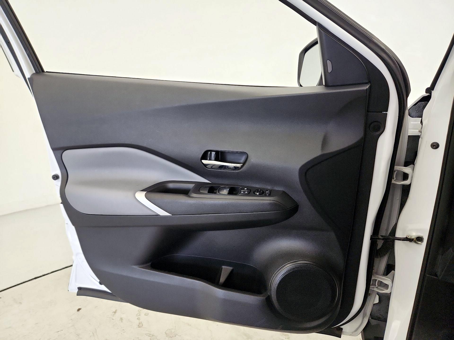 Thumbnail: 2022 Nissan Kicks - 12