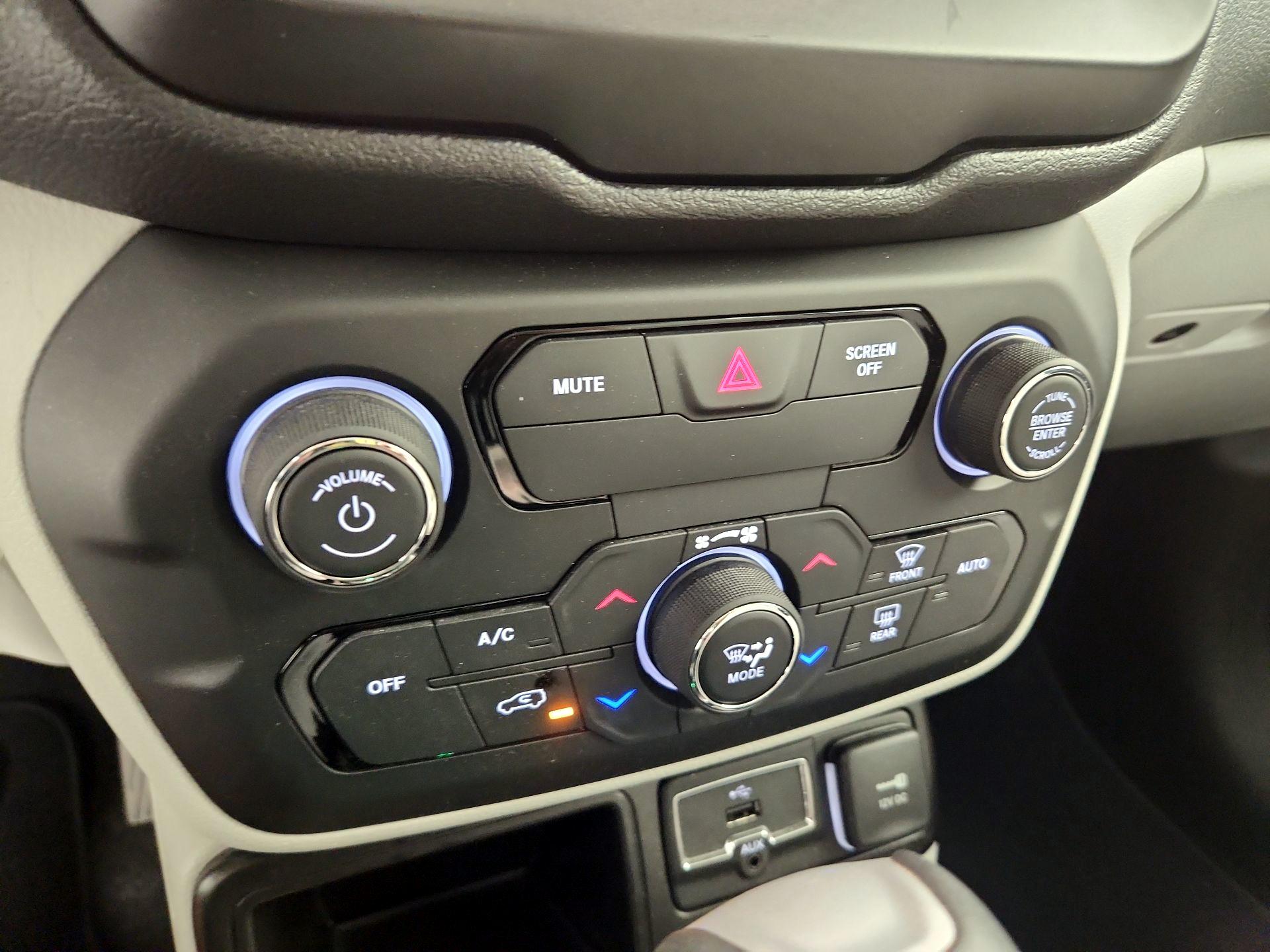 Thumbnail: 2020 Jeep Renegade - 16