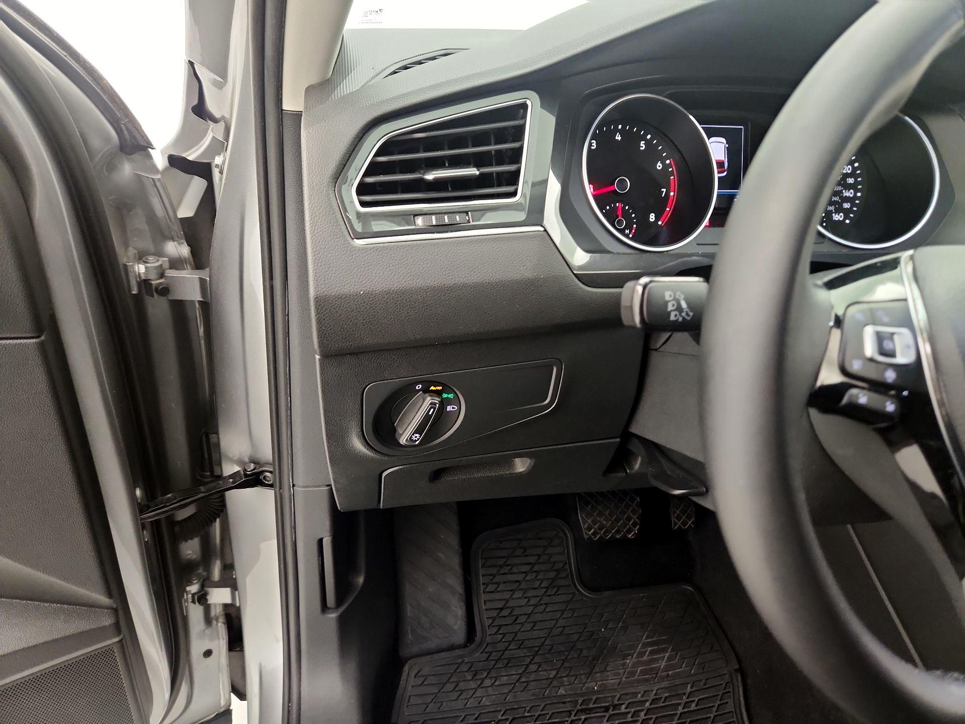 Thumbnail: 2019 Volkswagen Tiguan - 13