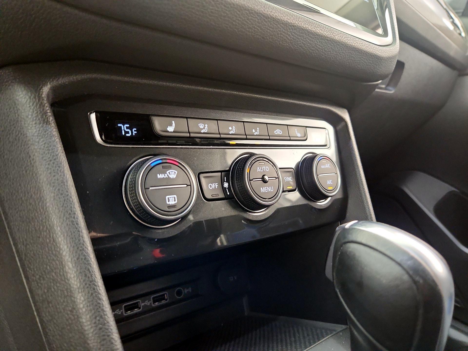 Thumbnail: 2019 Volkswagen Tiguan - 16