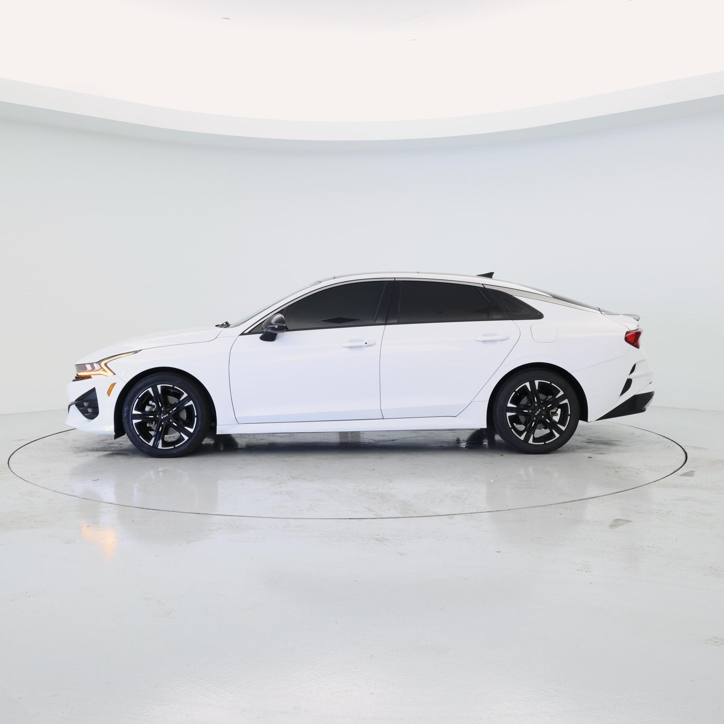 Thumbnail: 2023 Kia K5 - 3
