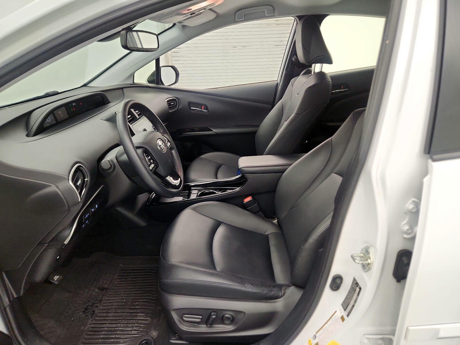 Thumbnail: 2022 Toyota Prius - 11