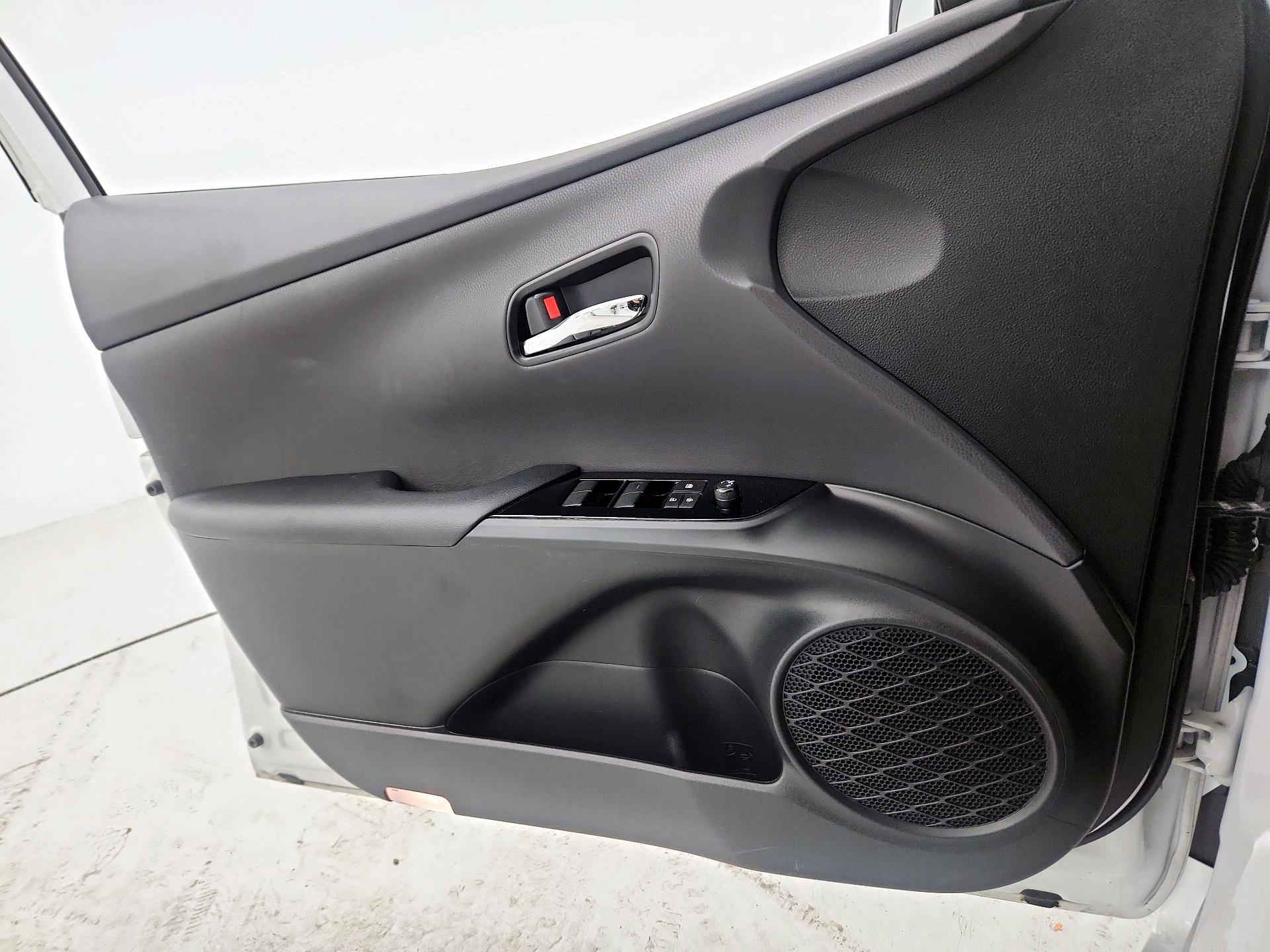 Thumbnail: 2022 Toyota Prius - 12