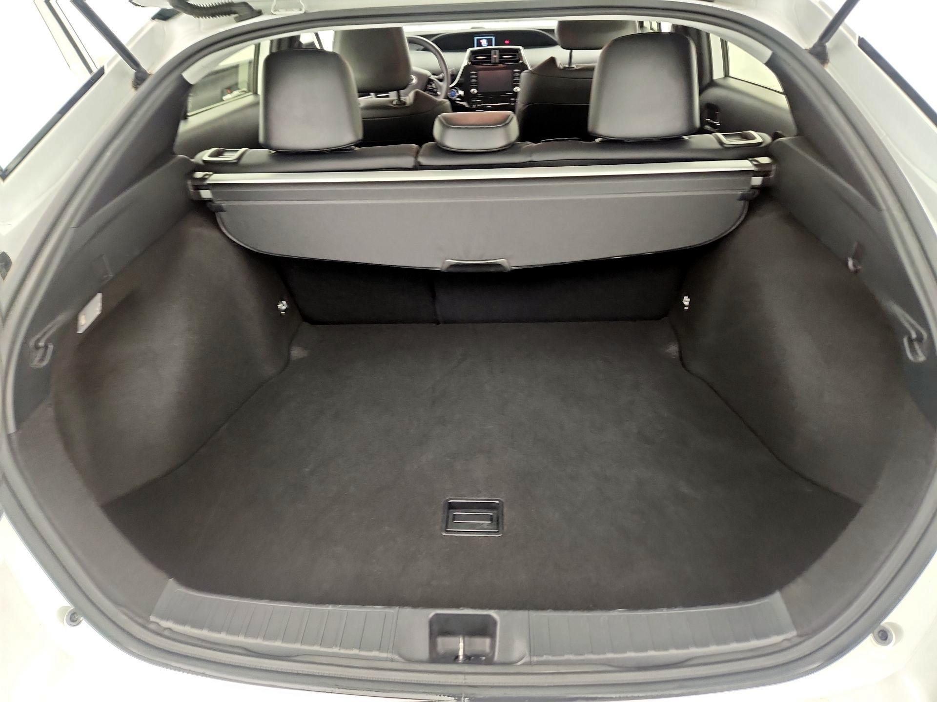 Thumbnail: 2022 Toyota Prius - 20