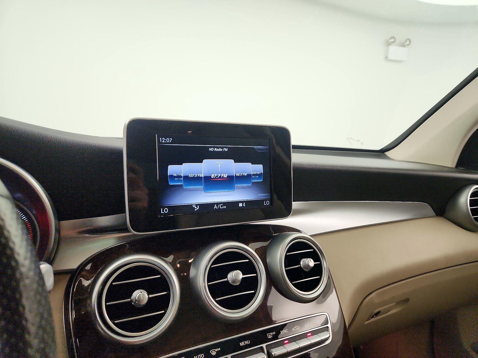 Thumbnail: 2018 Mercedes-Benz GLC - 16