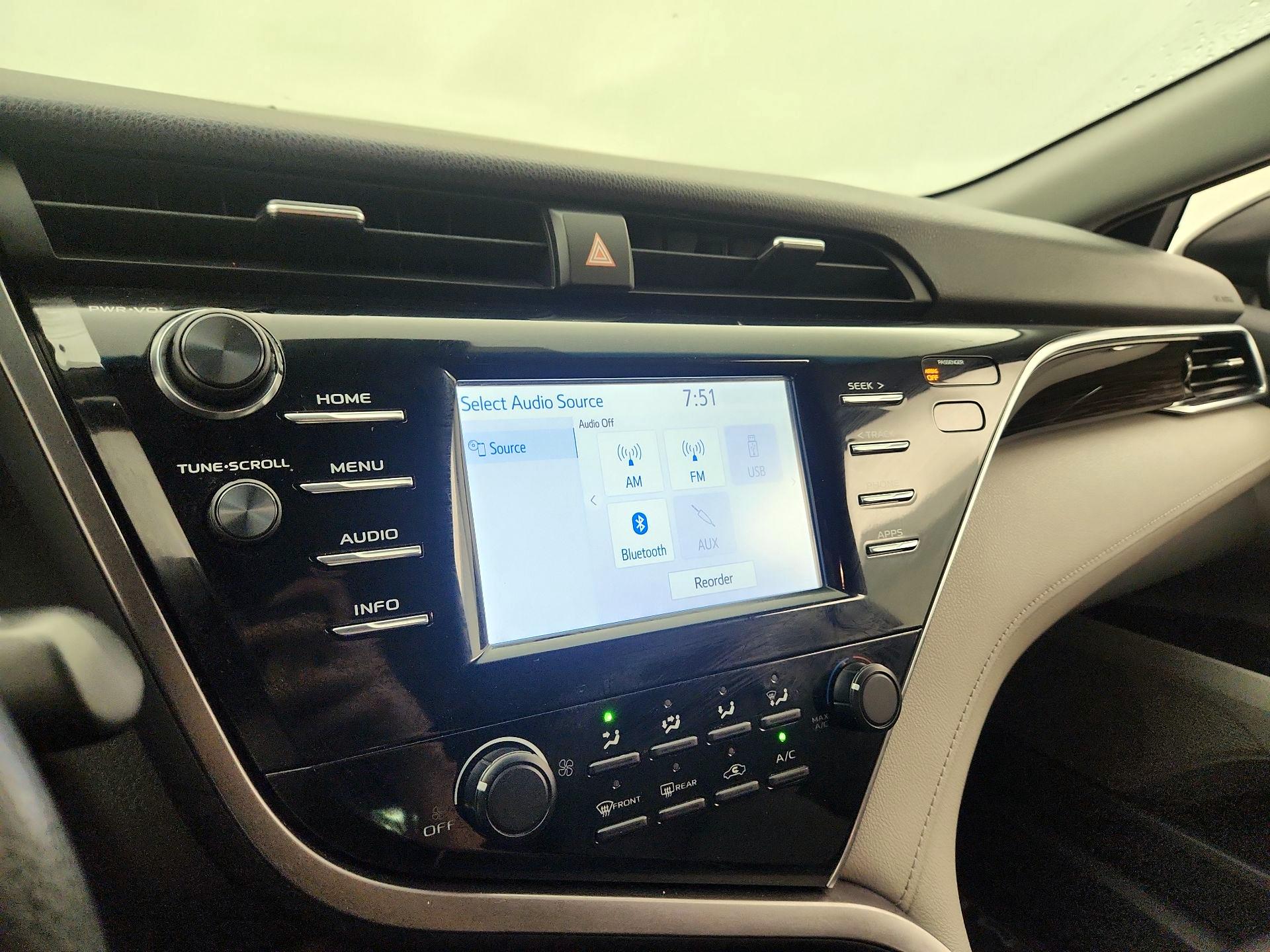 Thumbnail: 2018 Toyota Camry - 15