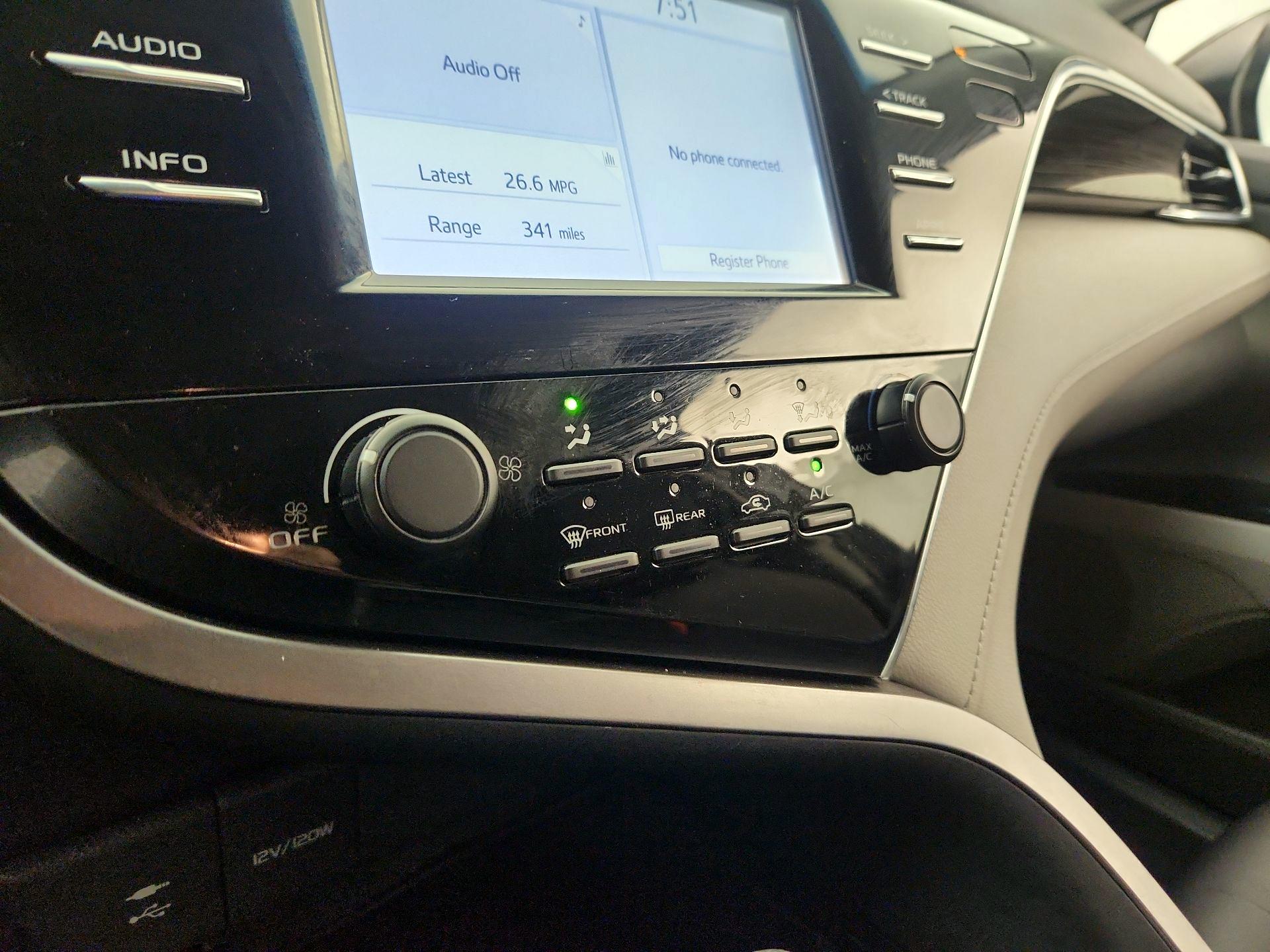 Thumbnail: 2018 Toyota Camry - 16