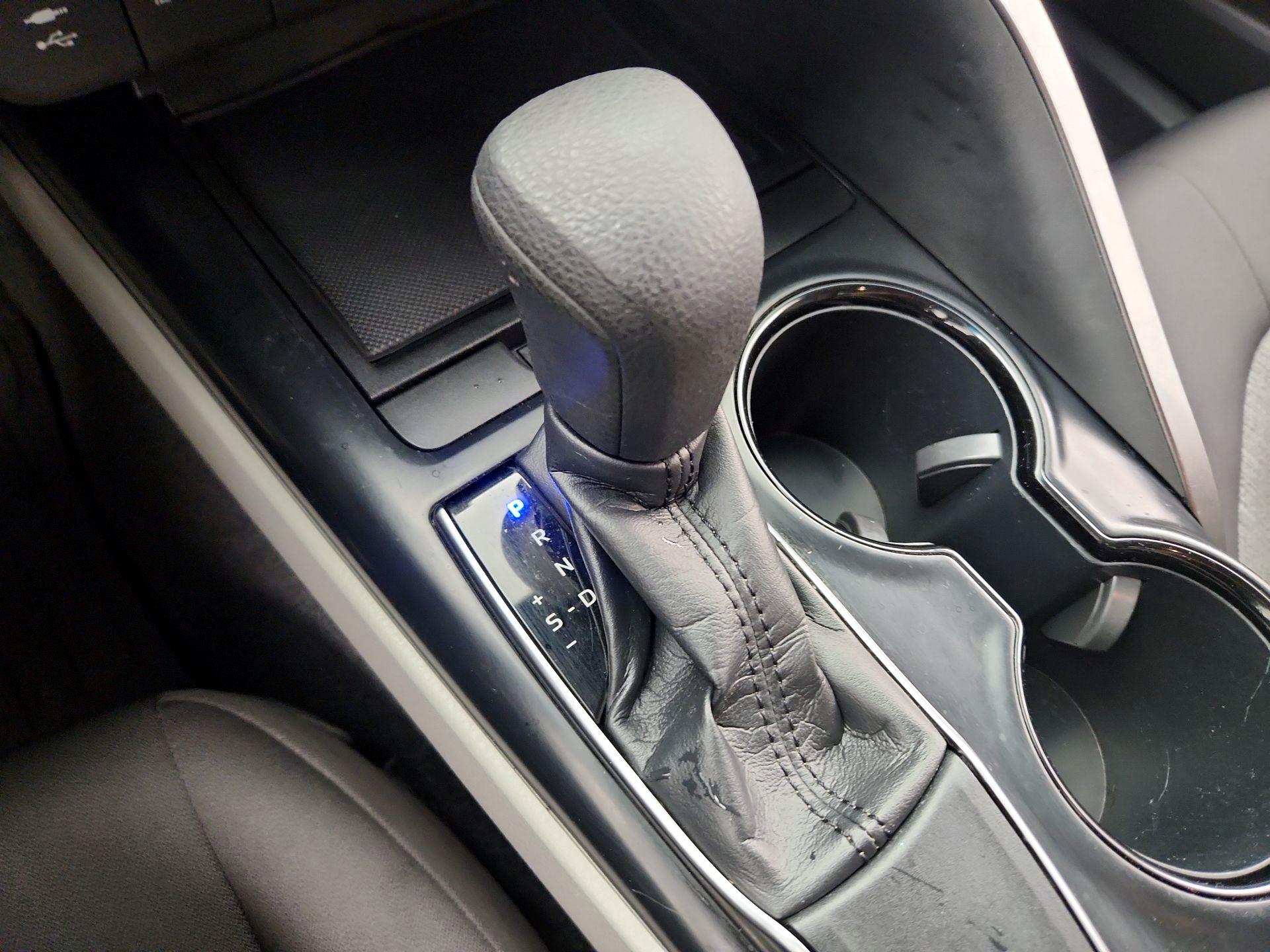 Thumbnail: 2018 Toyota Camry - 17