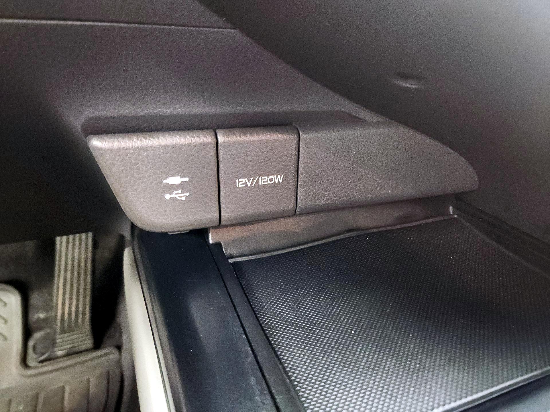 Thumbnail: 2018 Toyota Camry - 18