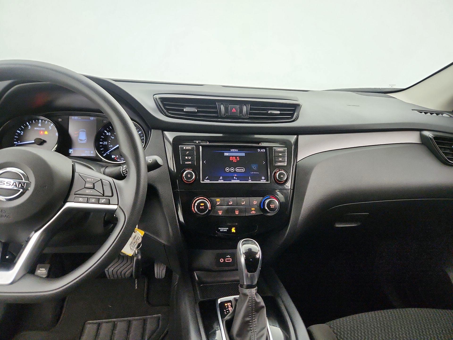 Thumbnail: 2022 Nissan Rogue Sport - 9