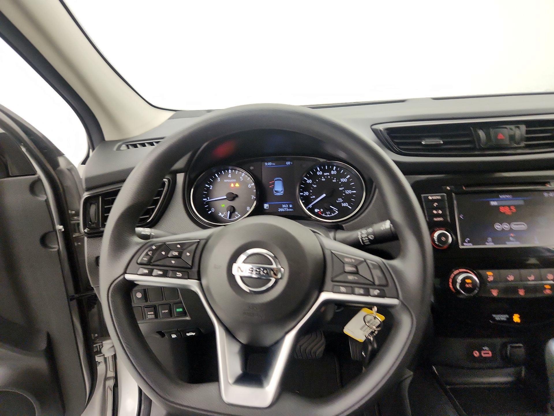 Thumbnail: 2022 Nissan Rogue Sport - 10