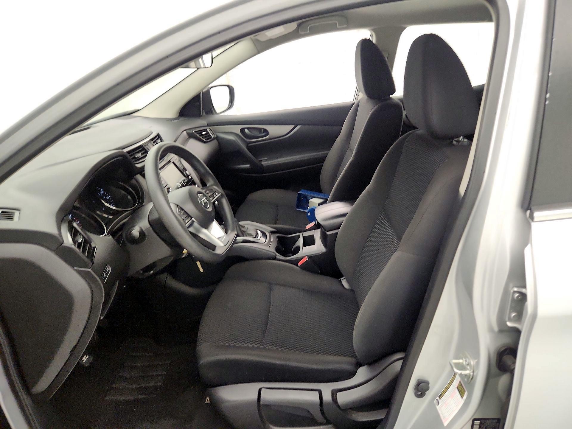 Thumbnail: 2022 Nissan Rogue Sport - 11