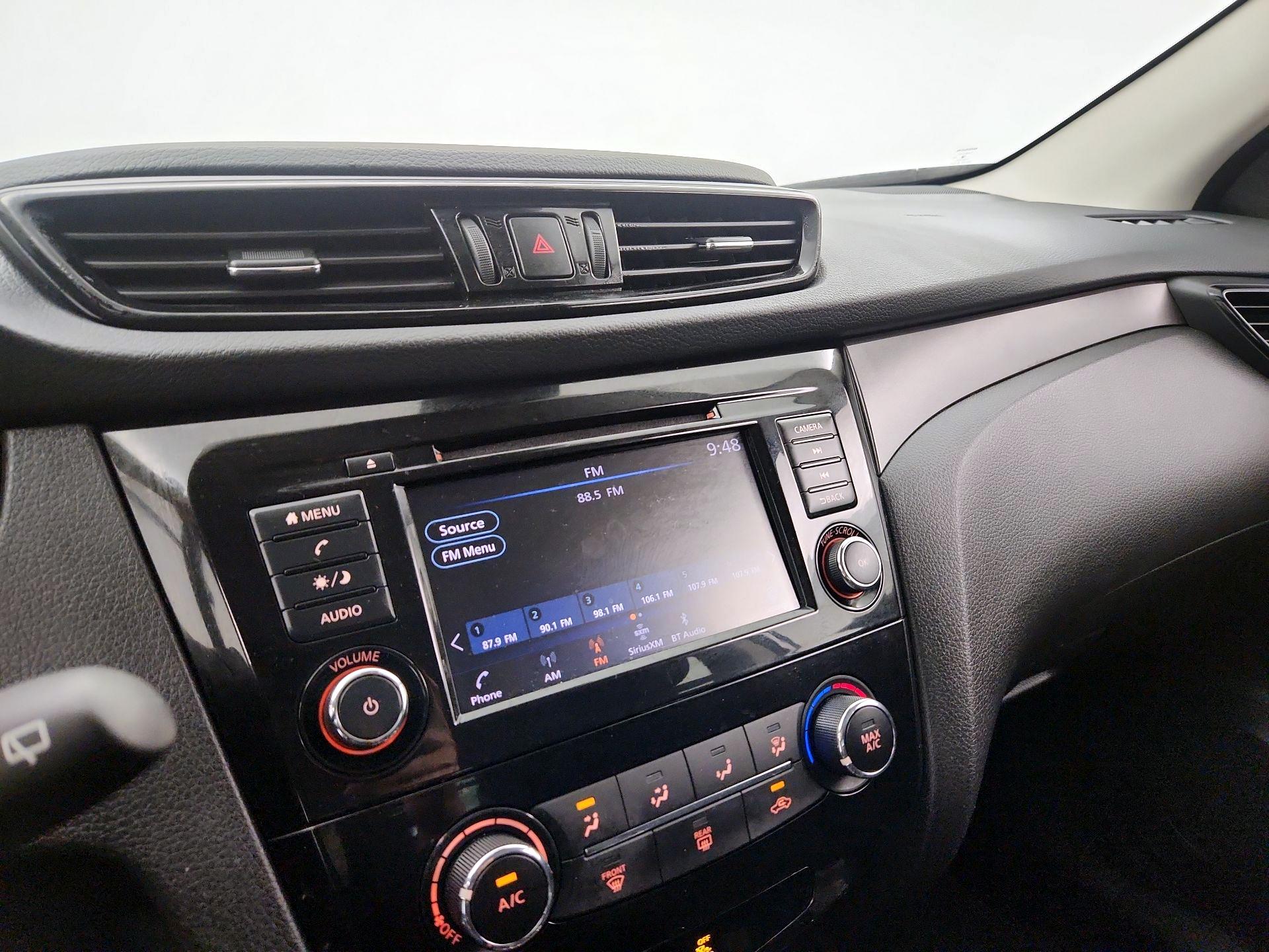 Thumbnail: 2022 Nissan Rogue Sport - 15