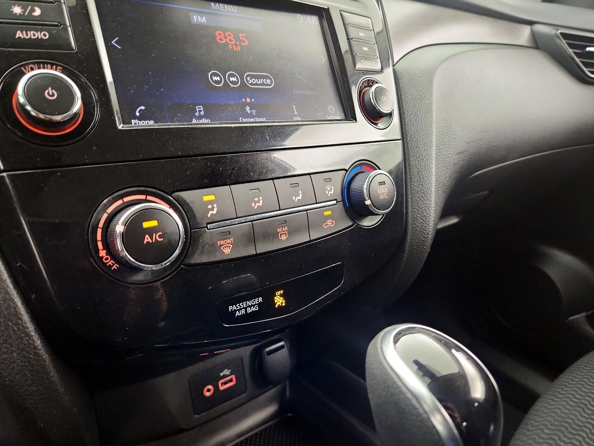 Thumbnail: 2022 Nissan Rogue Sport - 16