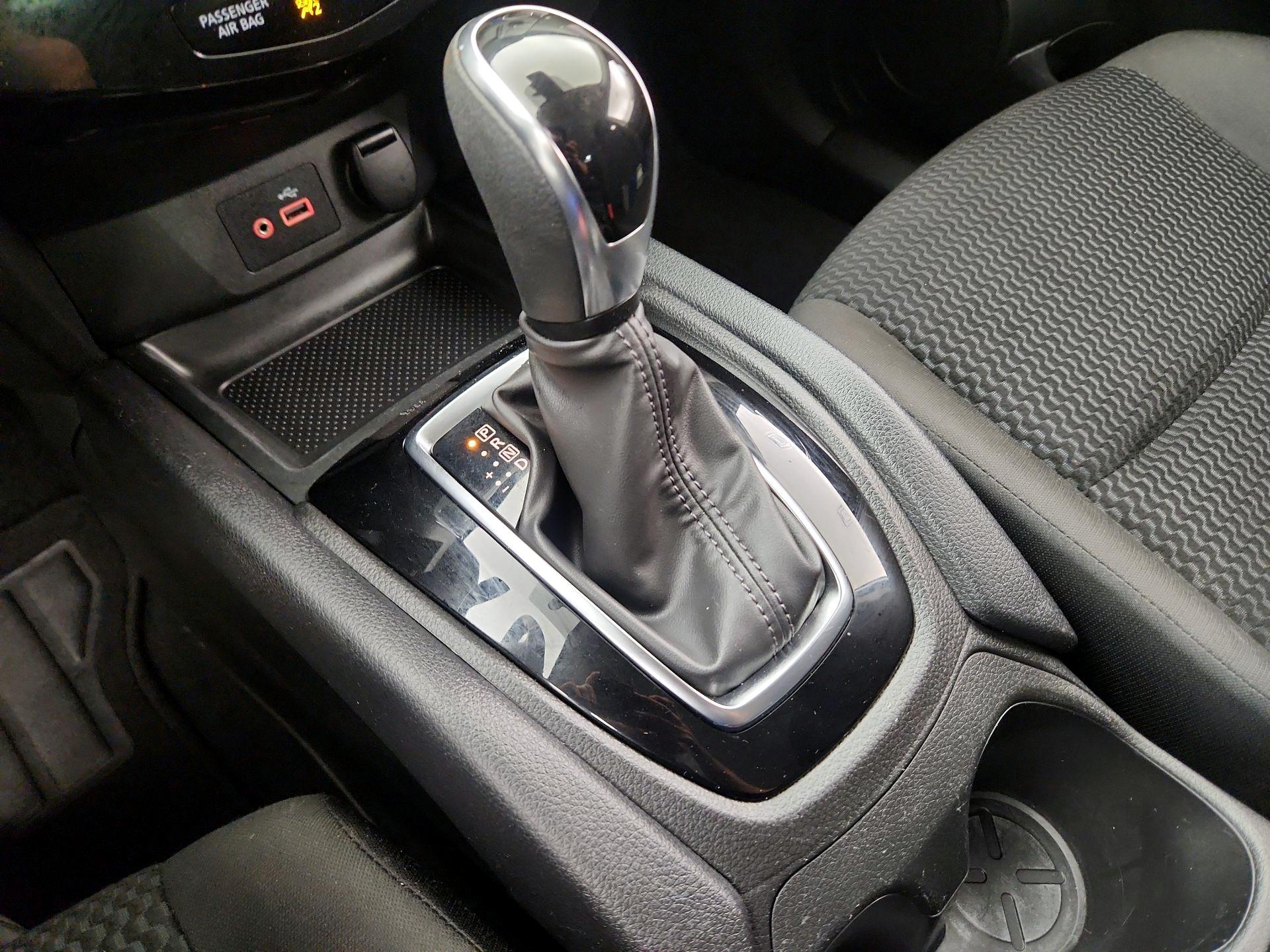 Thumbnail: 2022 Nissan Rogue Sport - 17