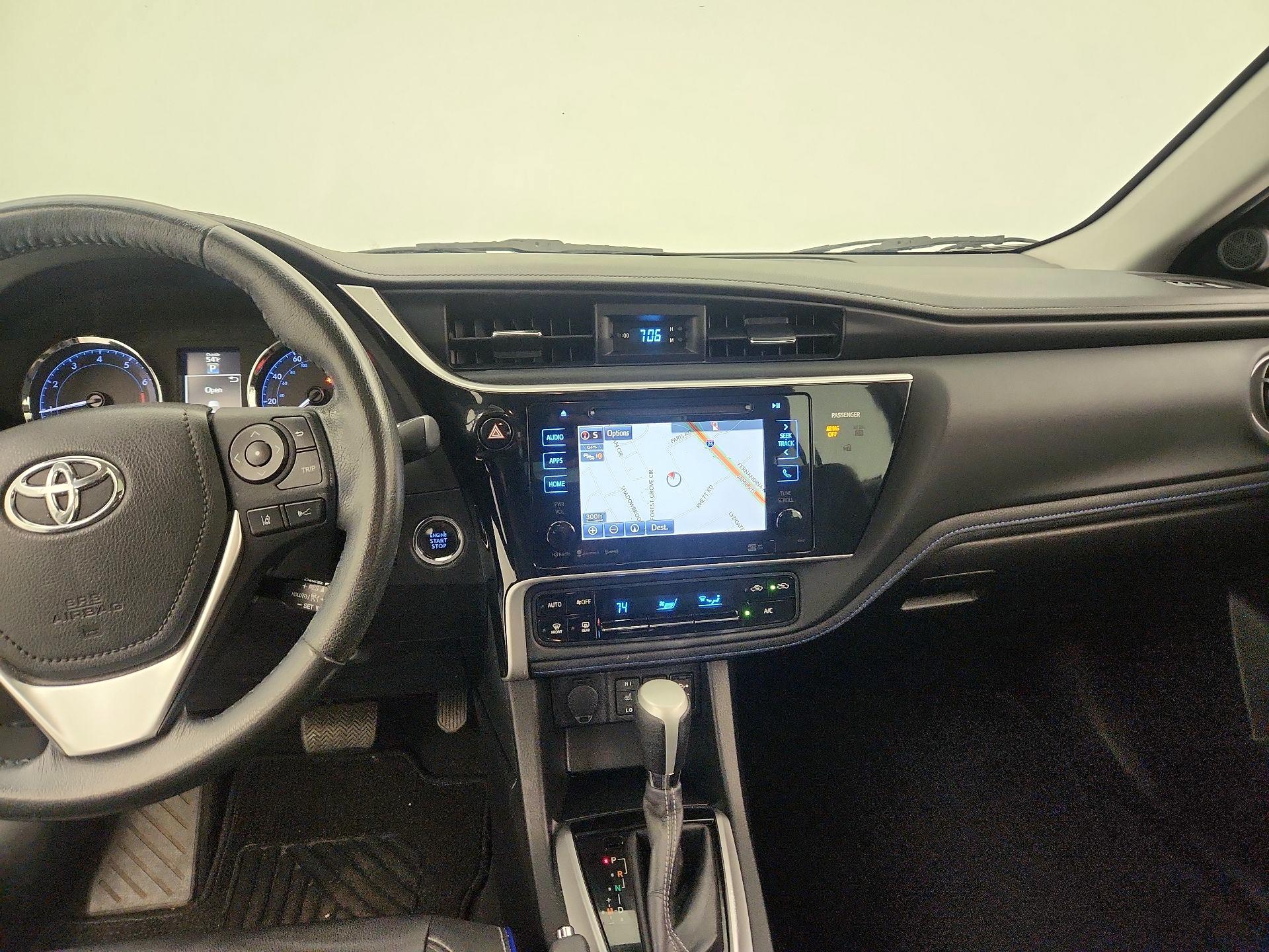 Thumbnail: 2017 Toyota Corolla - 9