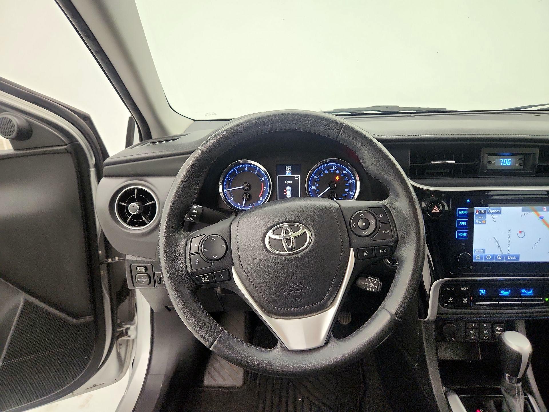 Thumbnail: 2017 Toyota Corolla - 10