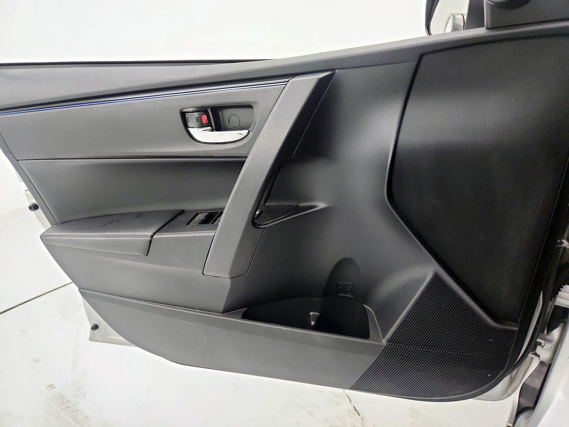 Thumbnail: 2017 Toyota Corolla - 12