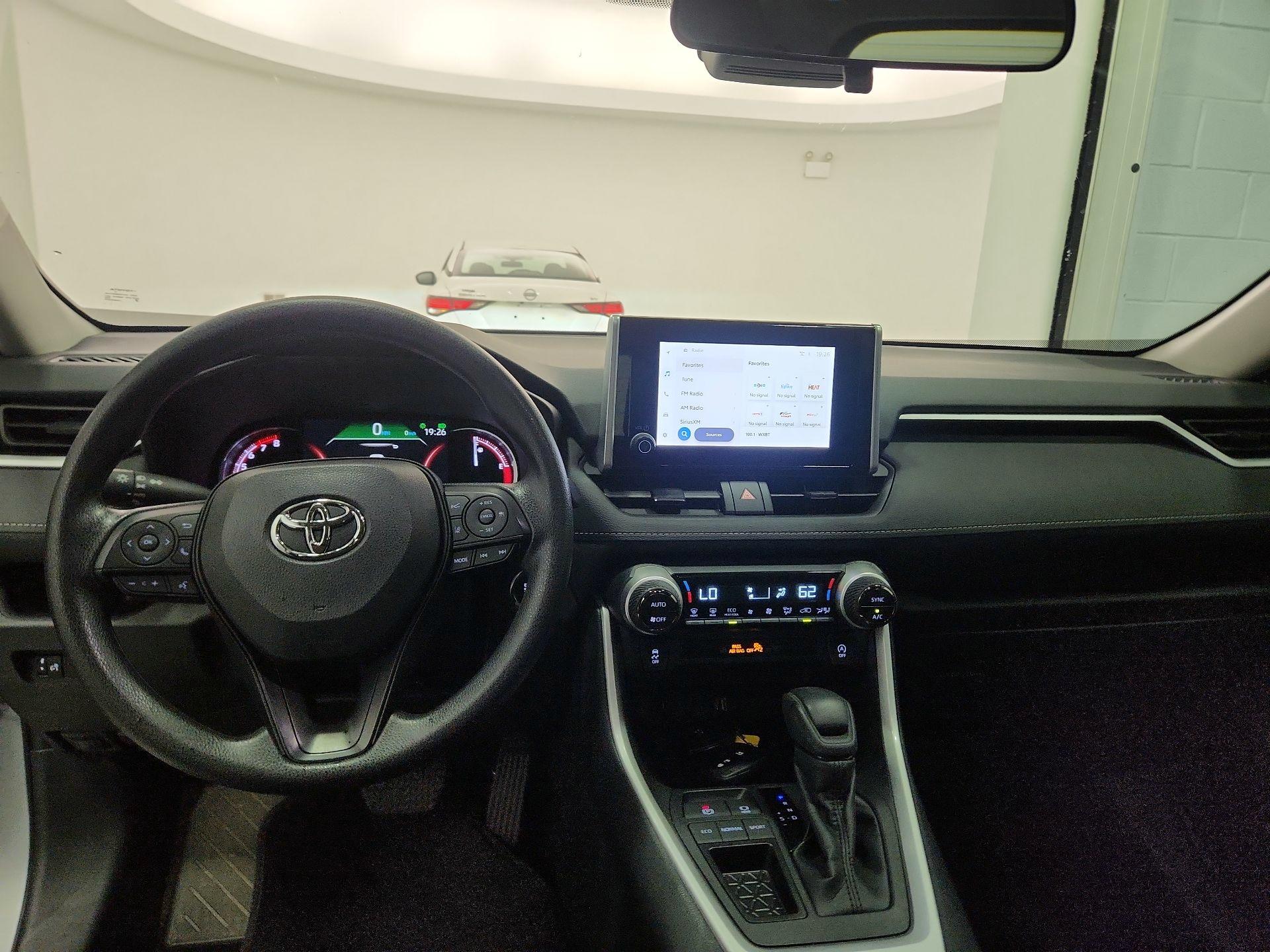 Thumbnail: 2025 Toyota RAV4 - 10