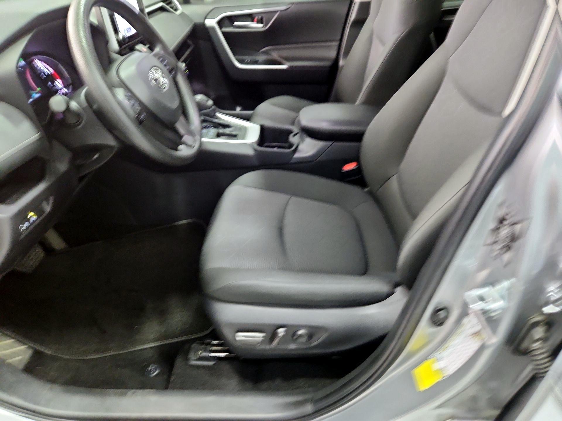 Thumbnail: 2025 Toyota RAV4 - 11