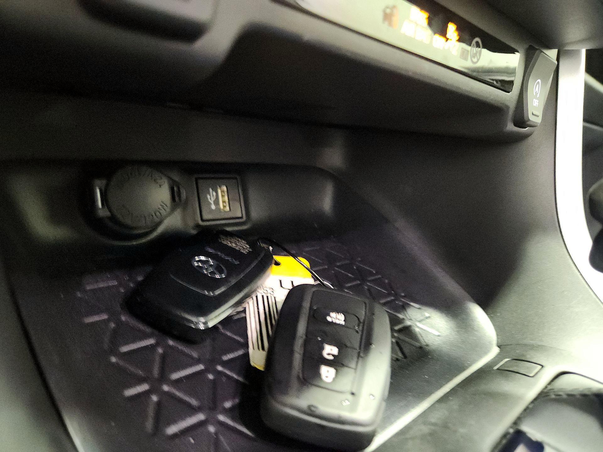 Thumbnail: 2025 Toyota RAV4 - 18