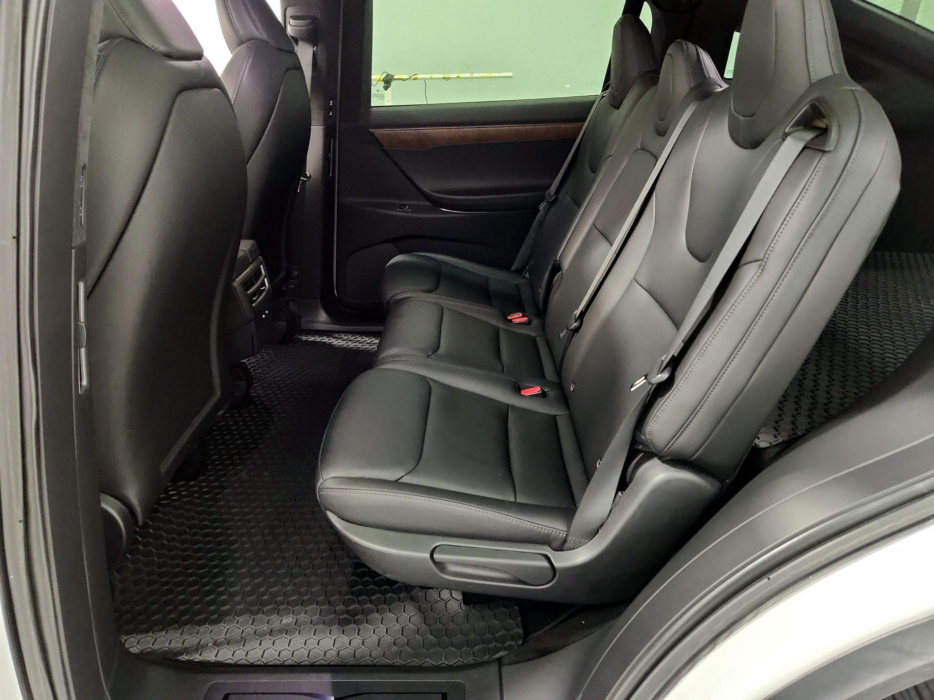 Thumbnail: 2020 Tesla Model X - 16