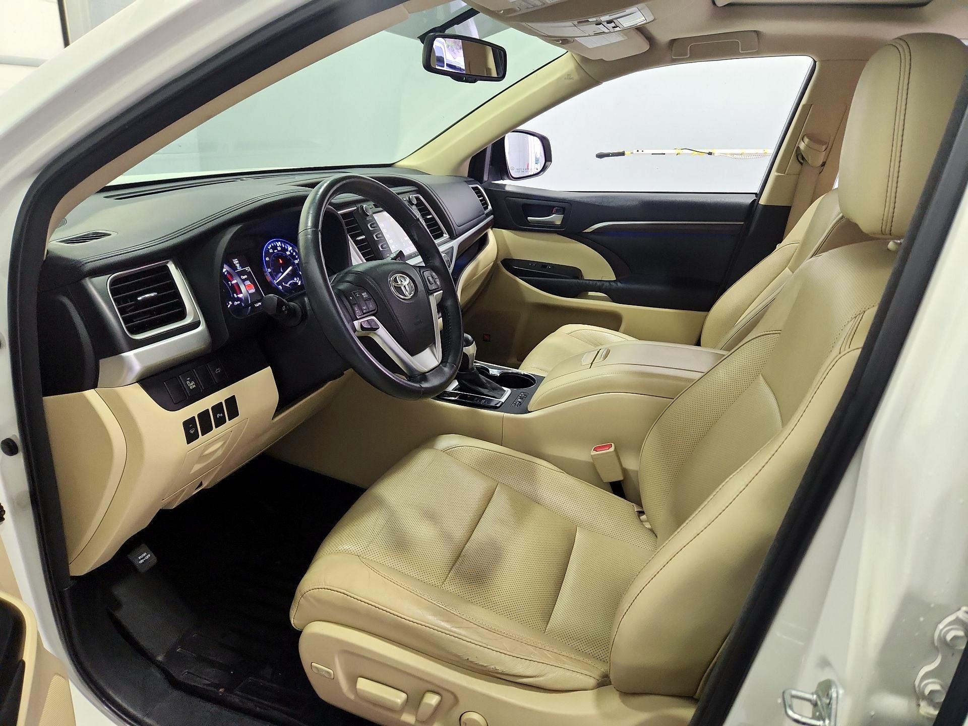 Thumbnail: 2014 Toyota Highlander - 11