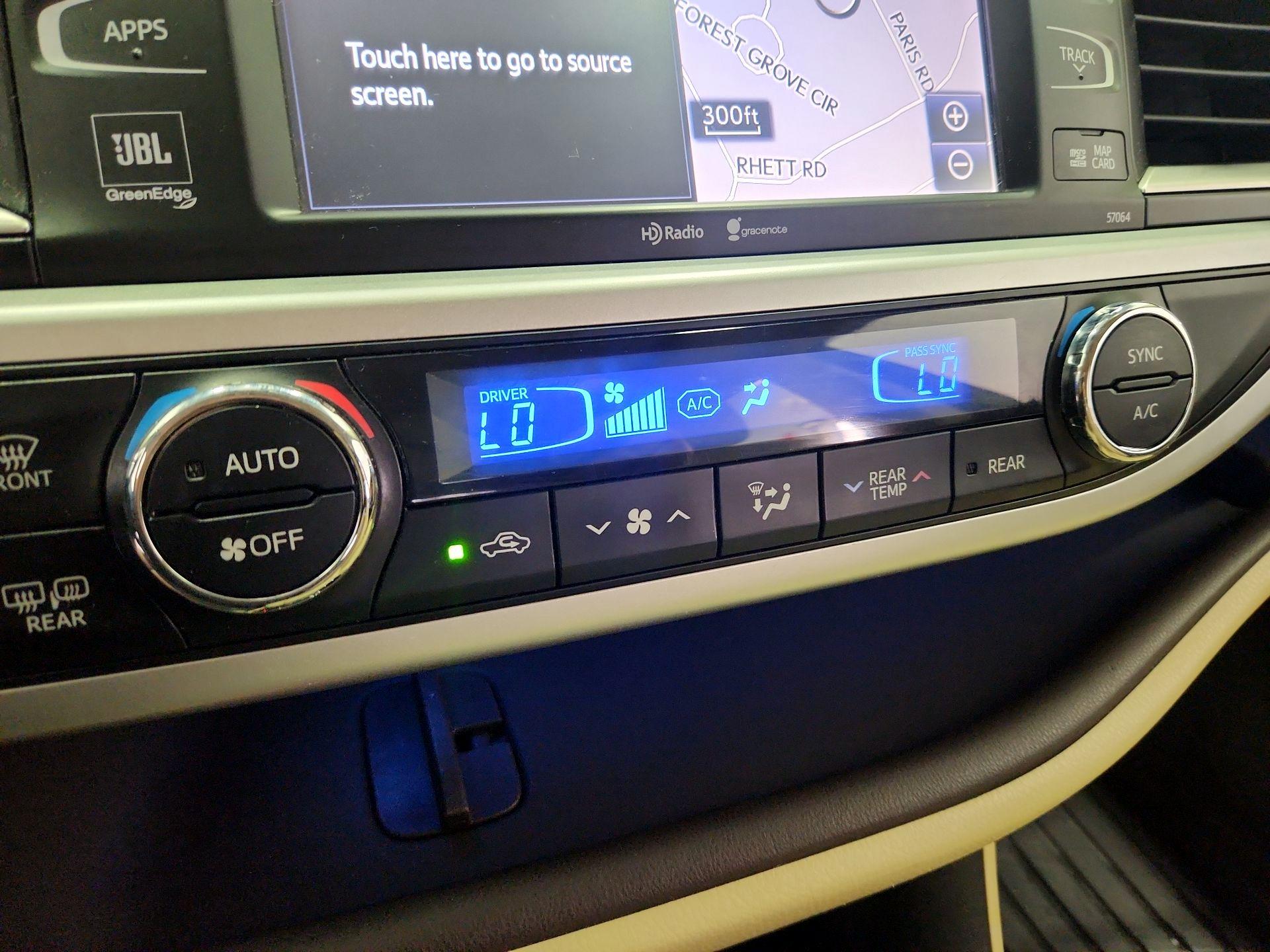 Thumbnail: 2014 Toyota Highlander - 17