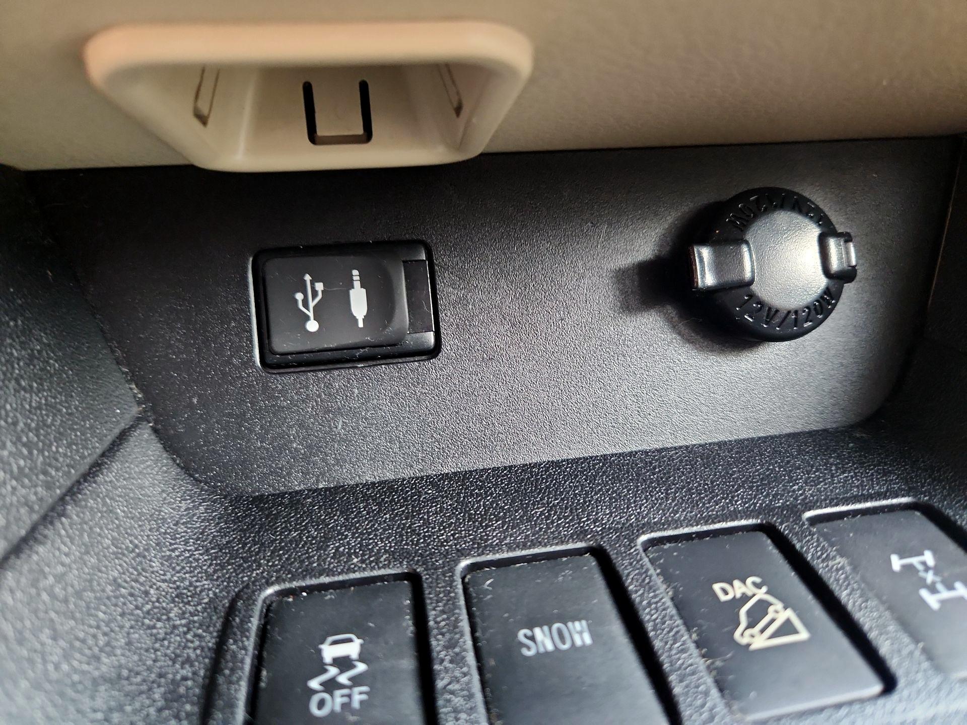 Thumbnail: 2014 Toyota Highlander - 19