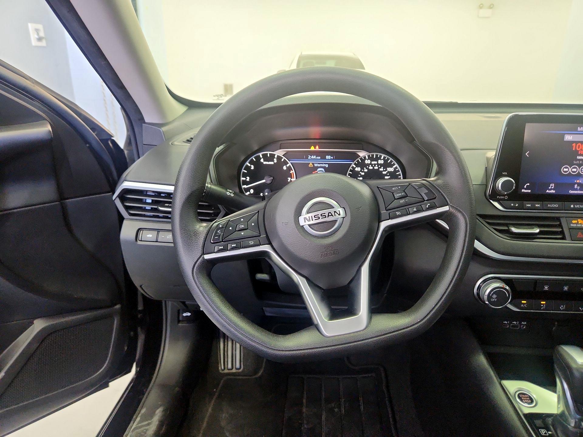 Thumbnail: 2020 Nissan Altima - 10