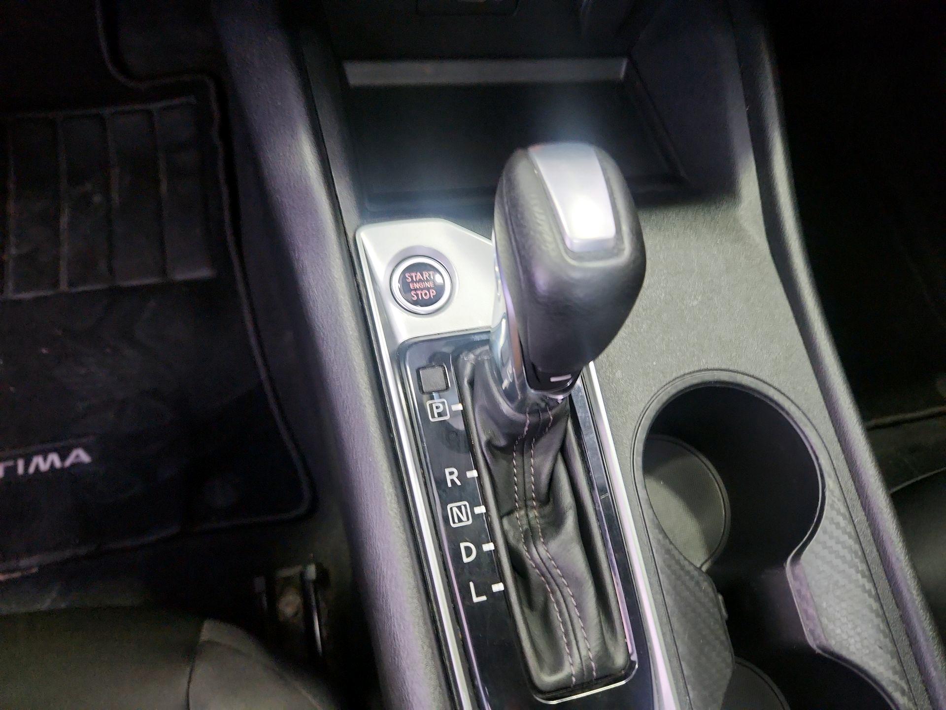 Thumbnail: 2020 Nissan Altima - 17