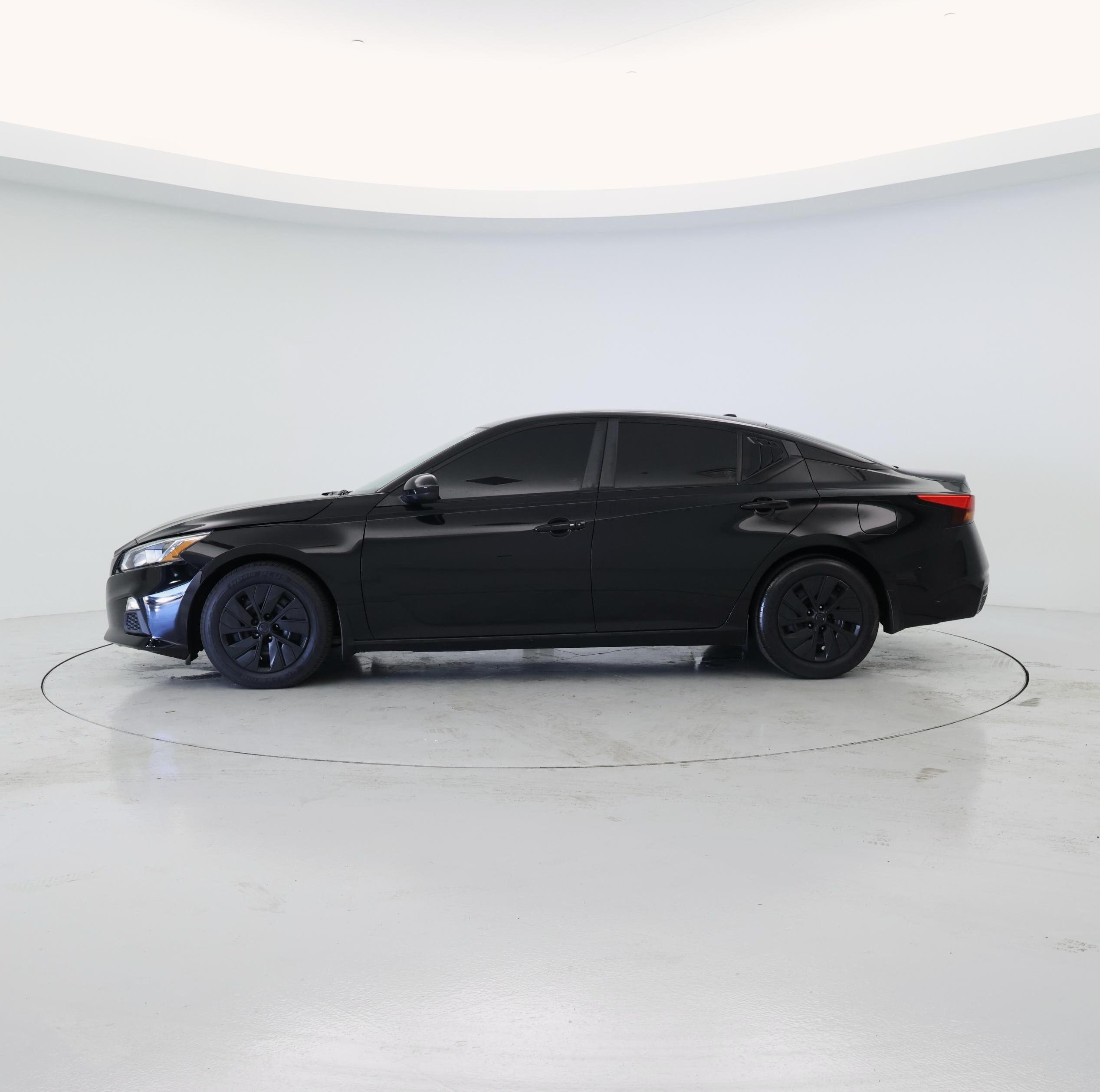 Thumbnail: 2020 Nissan Altima - 3