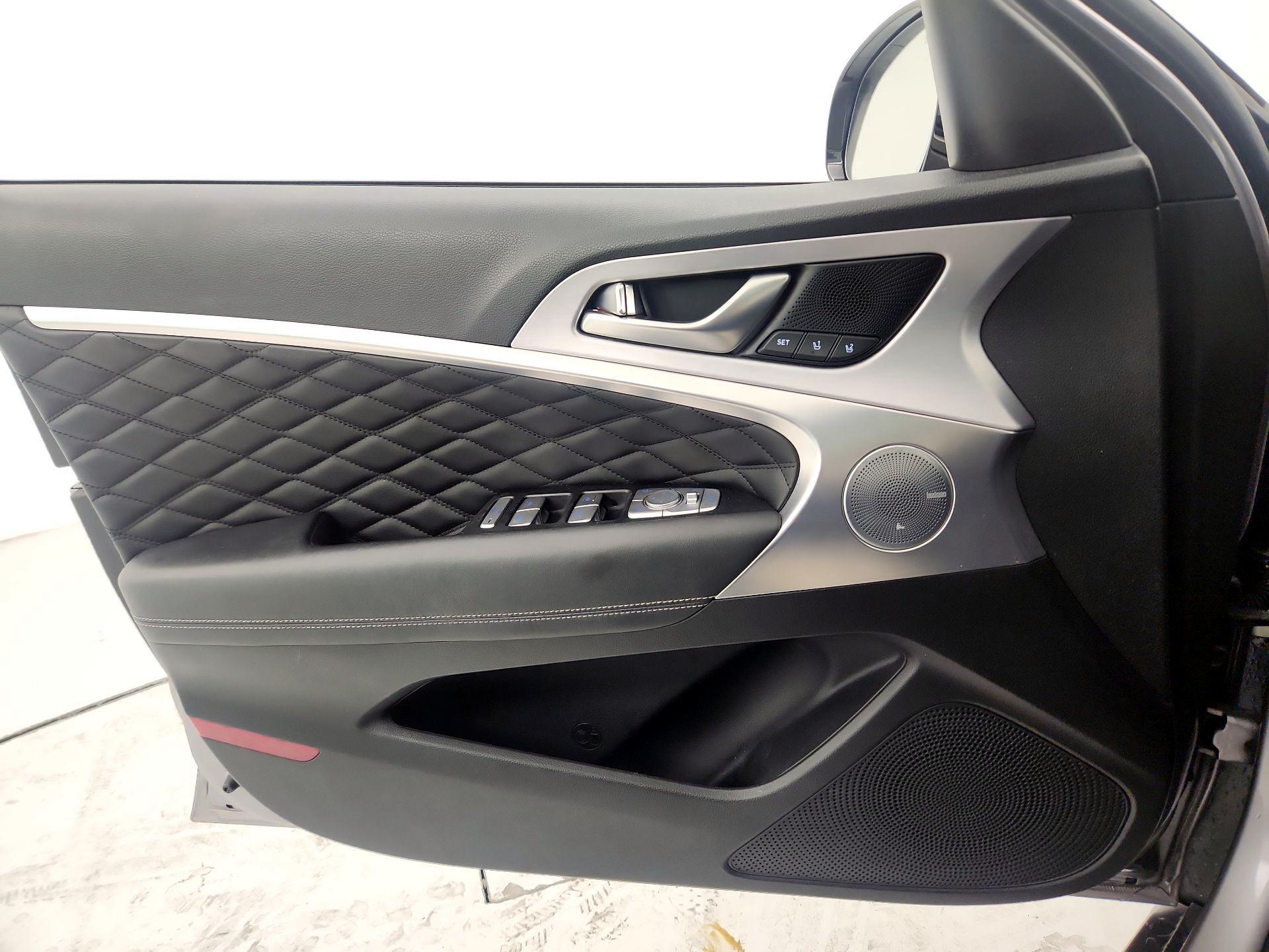 Thumbnail: 2020 Genesis G70 - 12