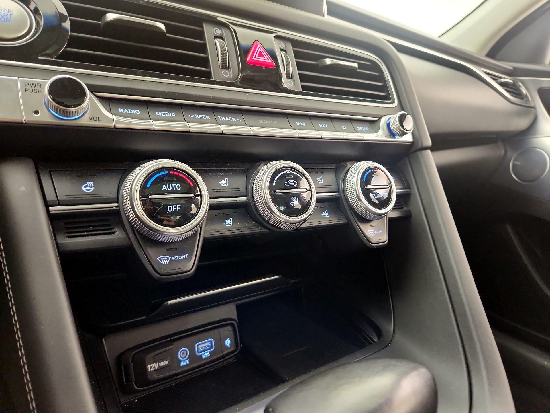 Thumbnail: 2020 Genesis G70 - 17