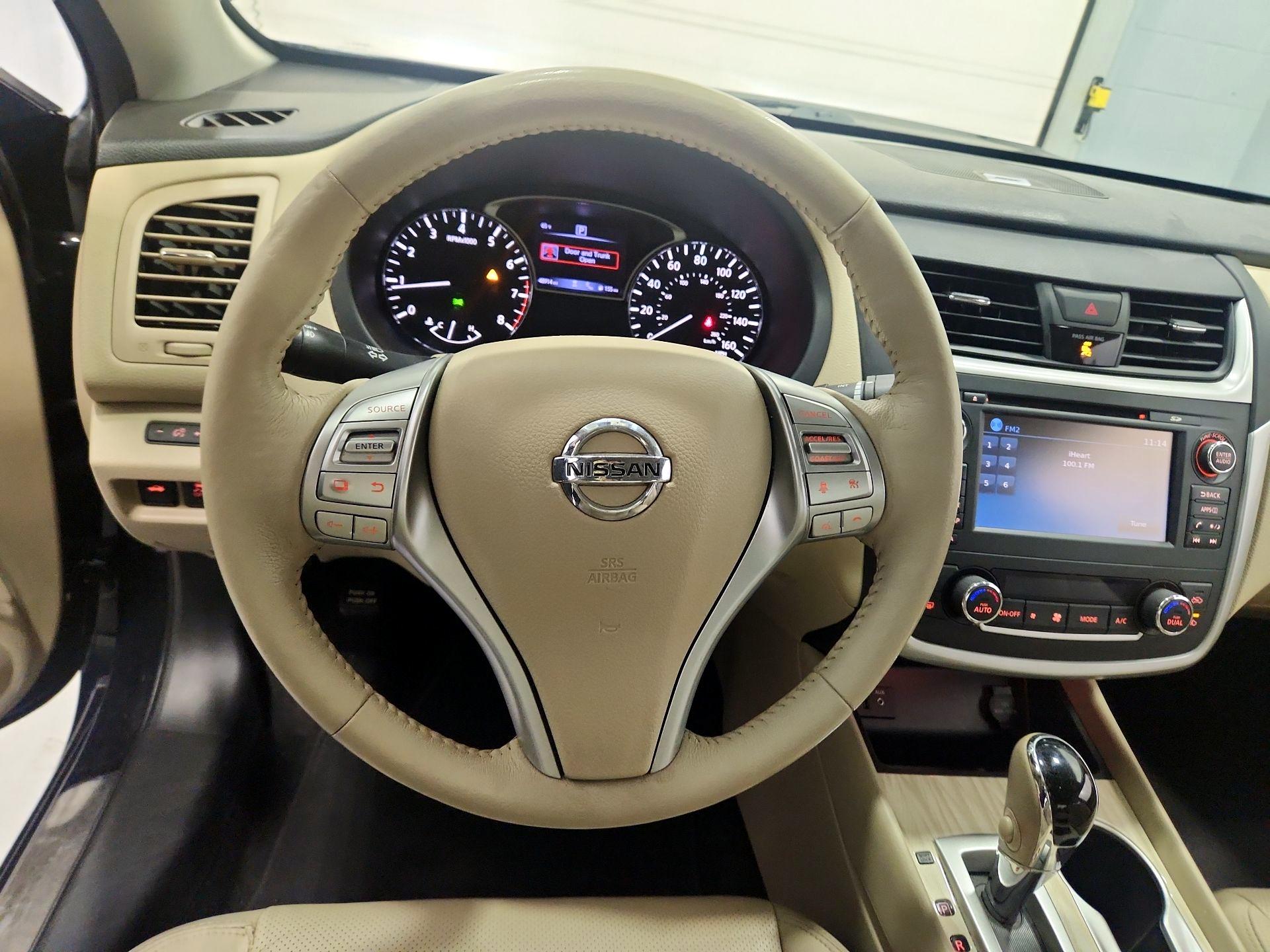 Thumbnail: 2016 Nissan Altima - 10