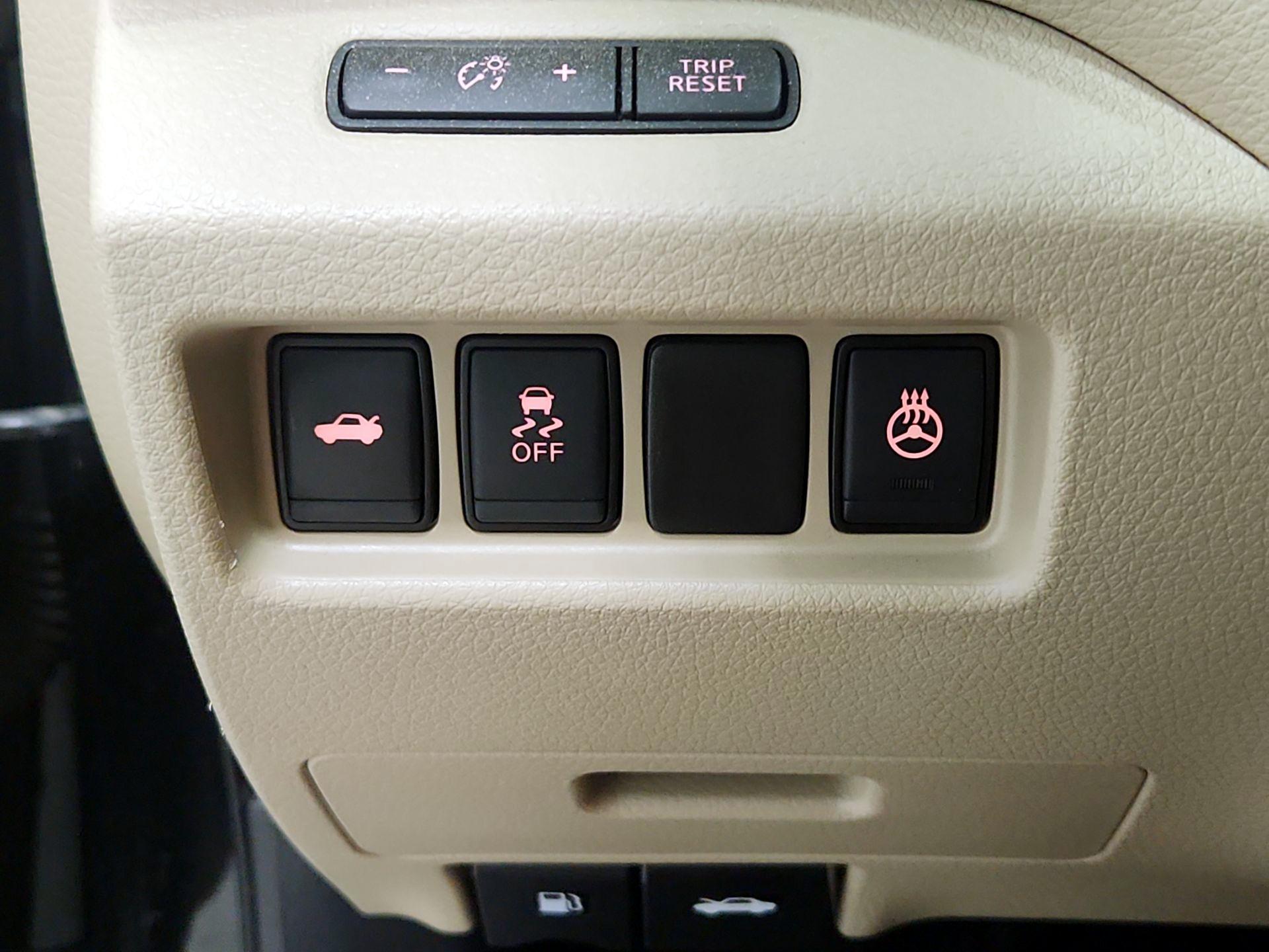 Thumbnail: 2016 Nissan Altima - 13