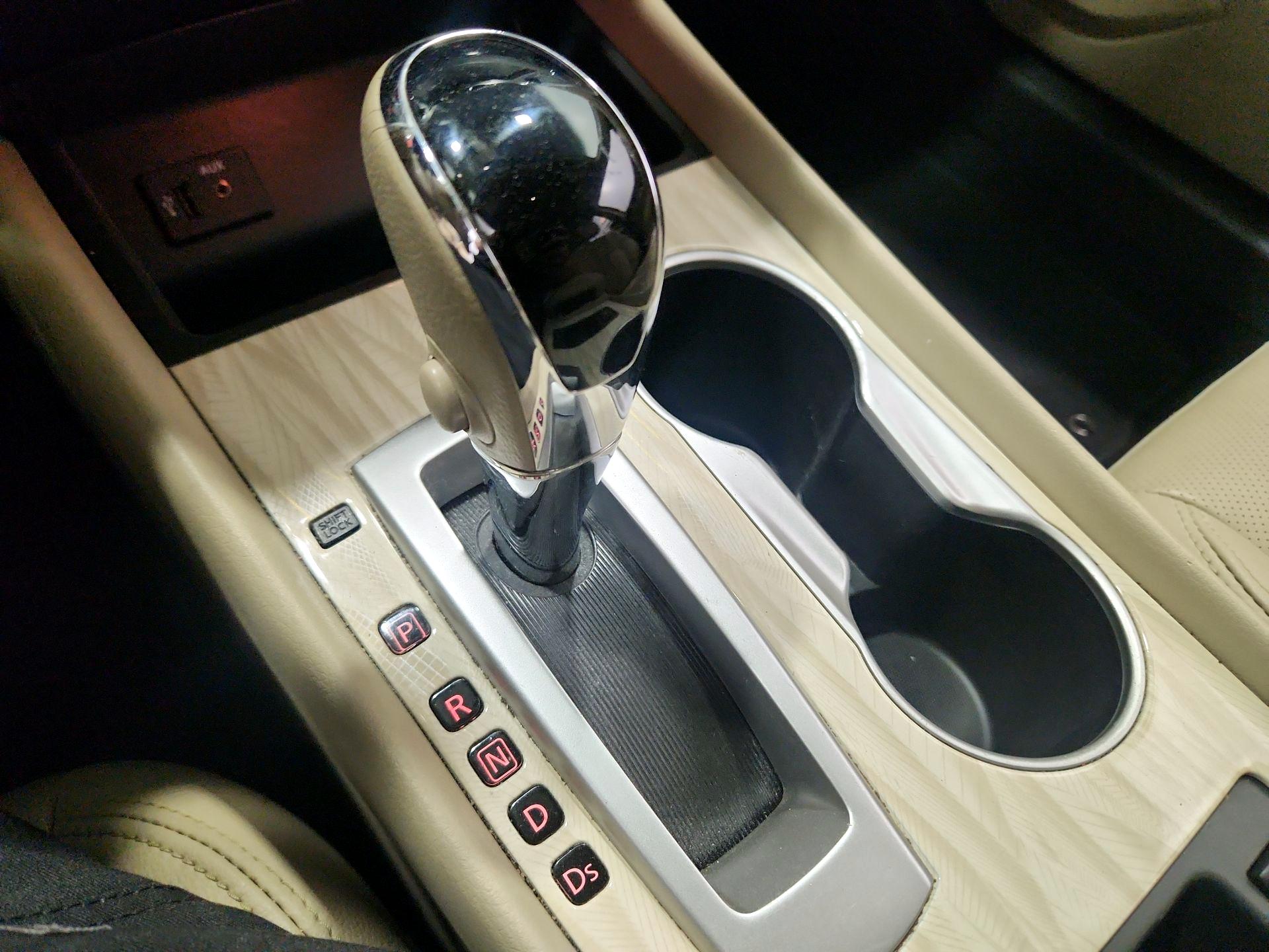 Thumbnail: 2016 Nissan Altima - 18