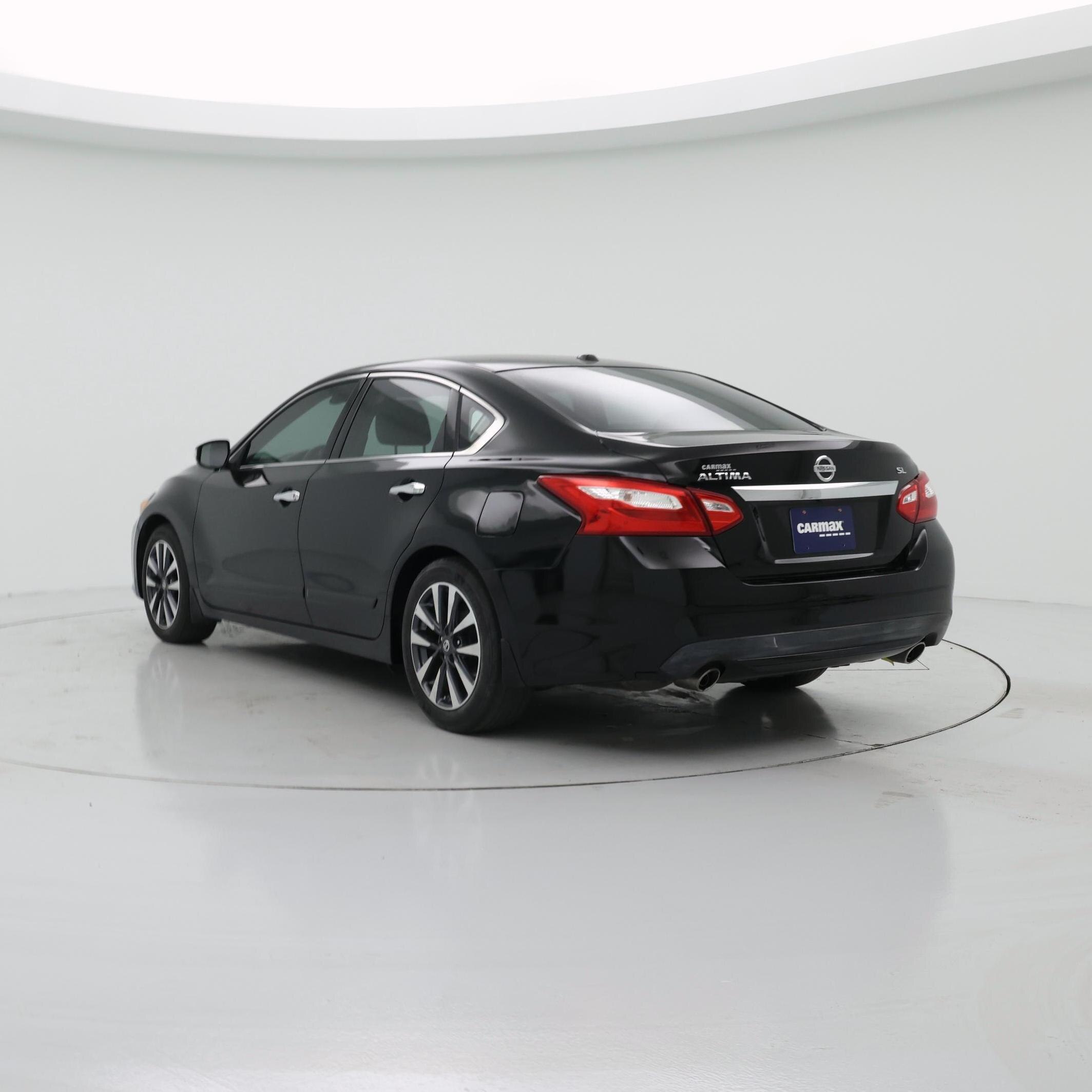 Thumbnail: 2016 Nissan Altima - 2