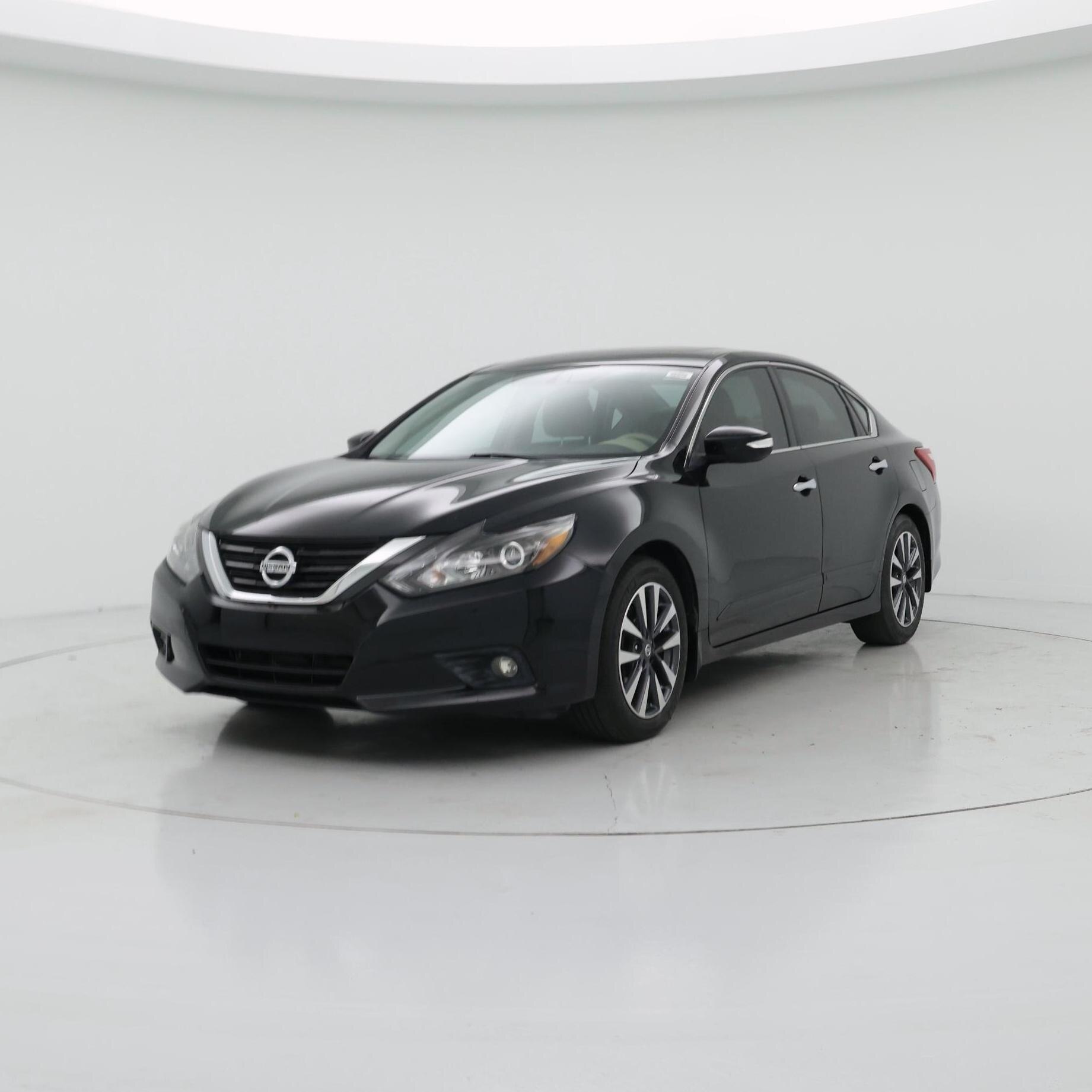 Thumbnail: 2016 Nissan Altima - 4