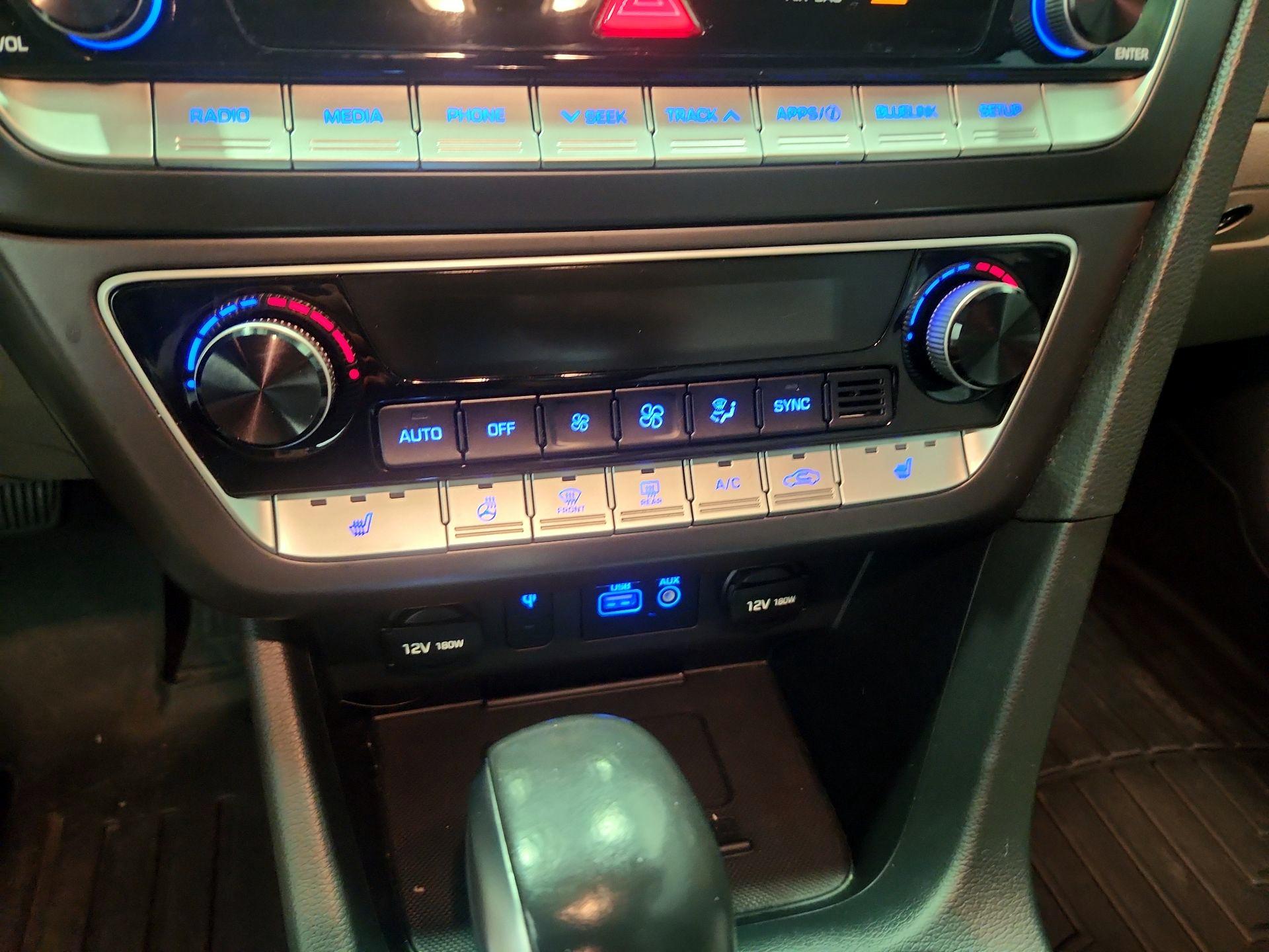 Thumbnail: 2019 Hyundai Sonata - 16