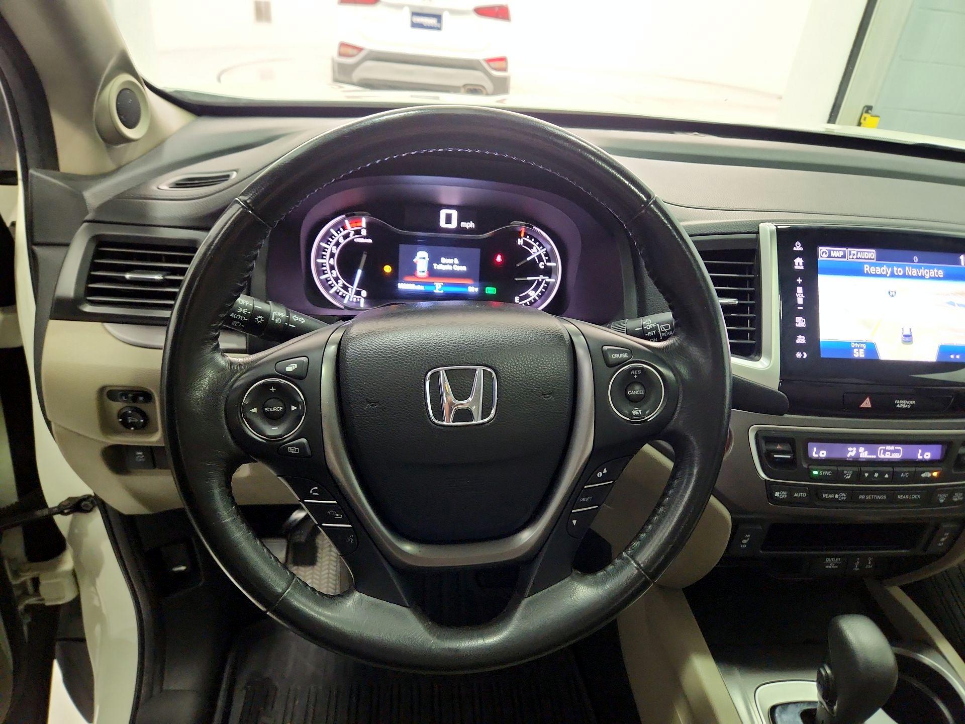 Thumbnail: 2017 Honda Pilot - 10