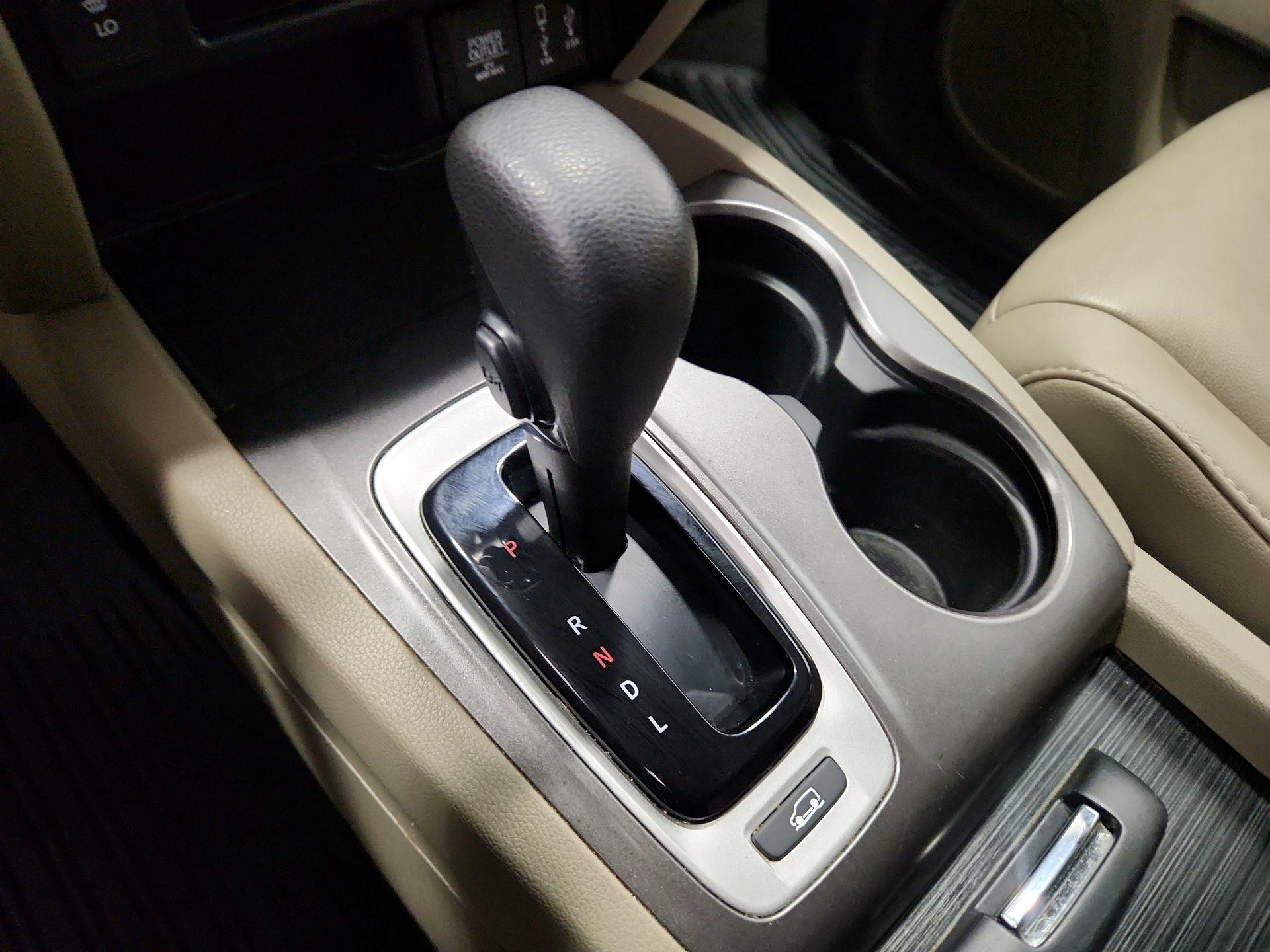 Thumbnail: 2017 Honda Pilot - 18