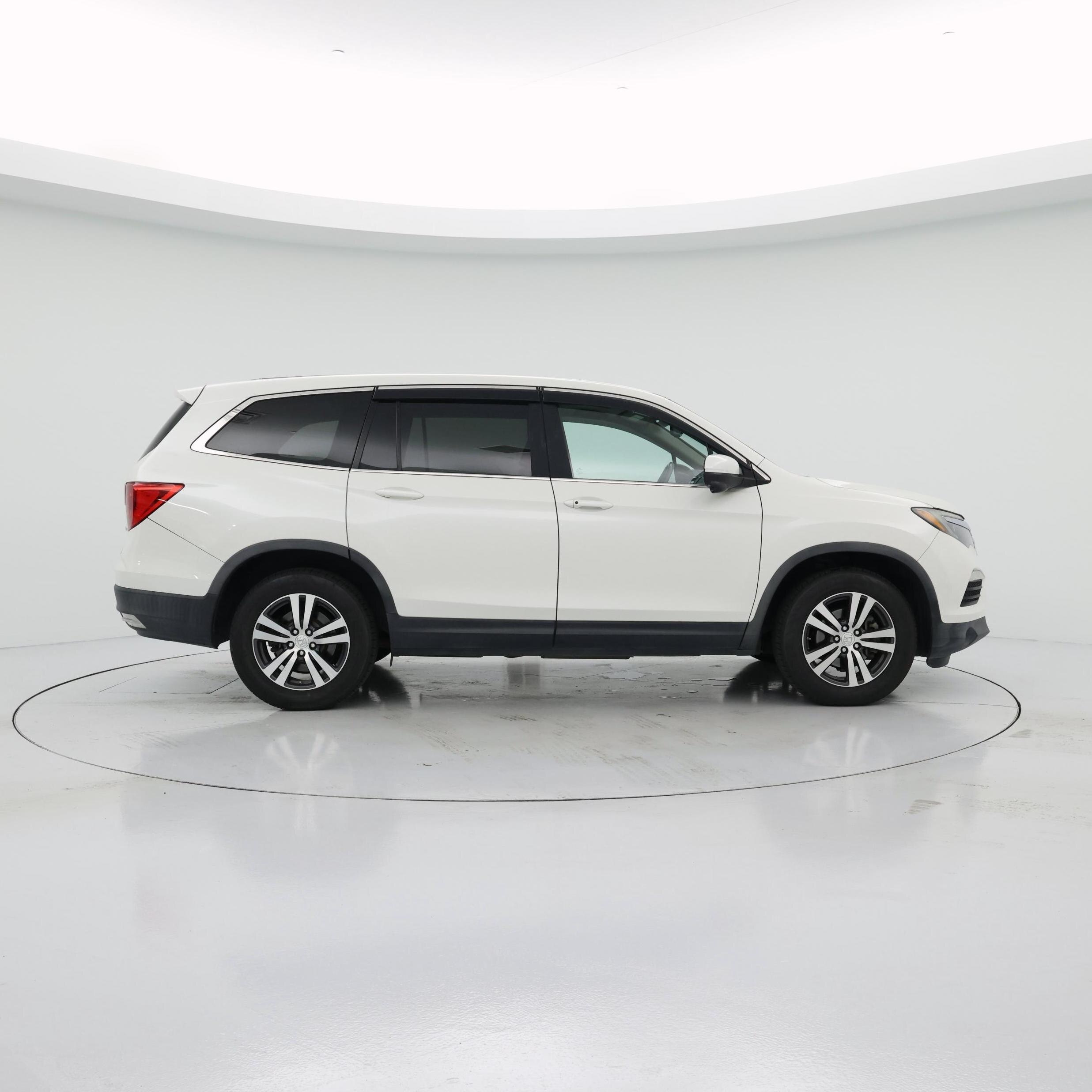 Thumbnail: 2017 Honda Pilot - 7