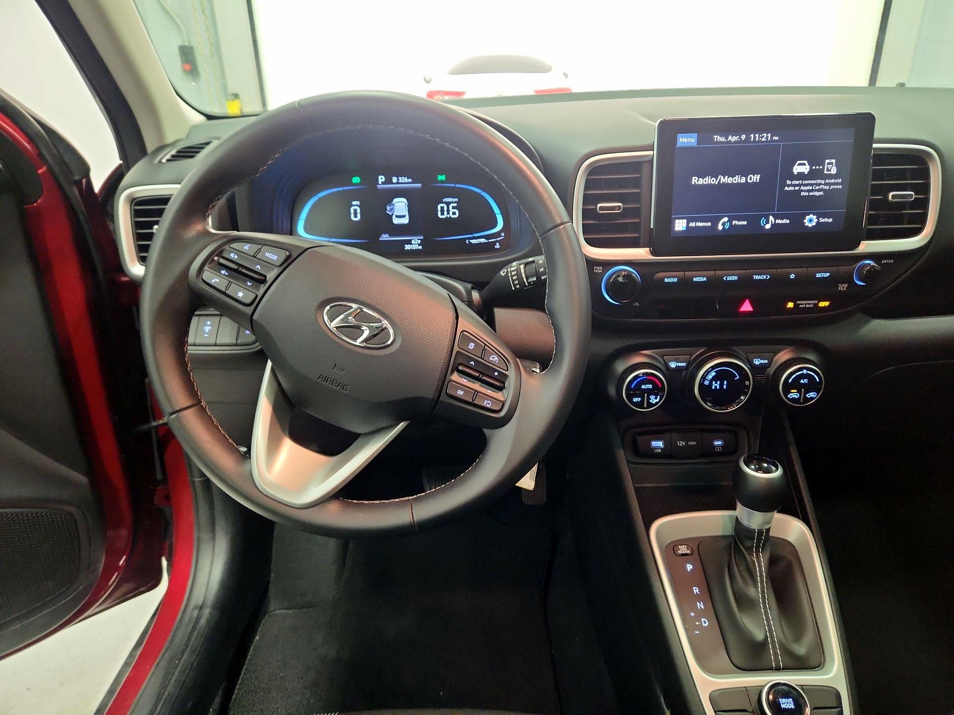 Thumbnail: 2023 Hyundai Venue - 9